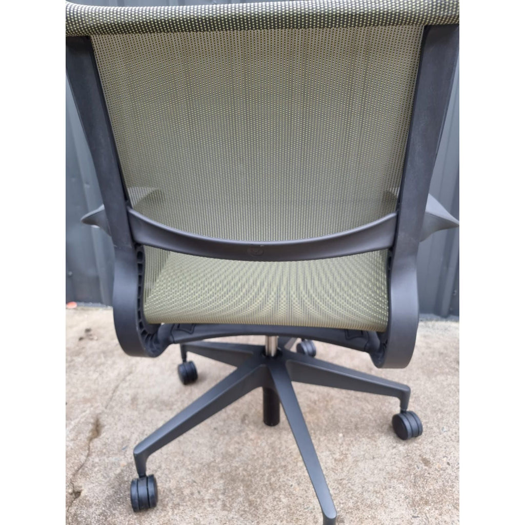 Herman Miller Setu - Green Colour with Arms - thegoodchairs