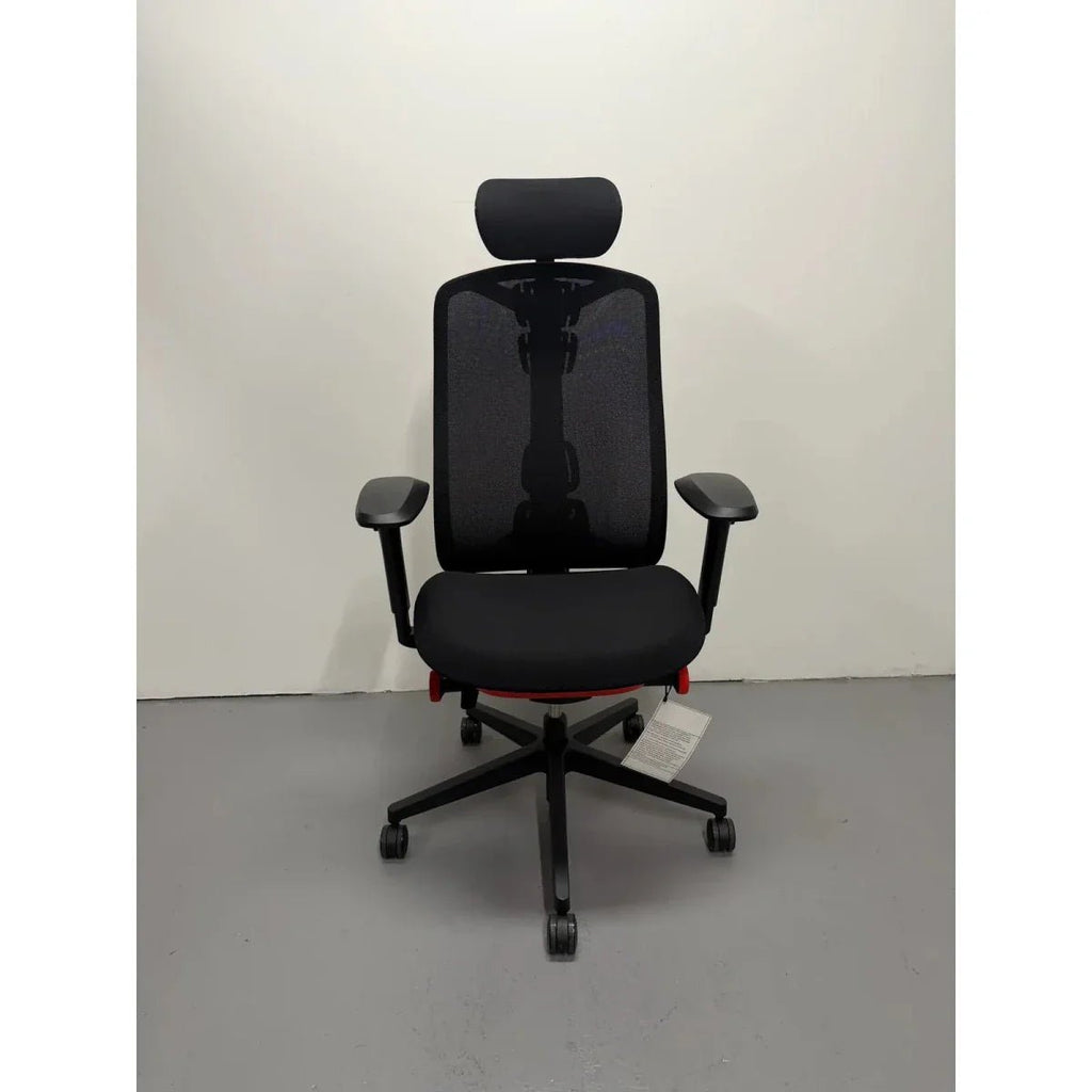 Herman Miller Vantum - x Logitech G Gaming Chair 2.0 - thegoodchairs