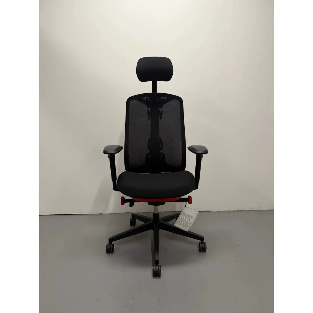 Herman Miller Vantum - x Logitech G Gaming Chair 2.0 - thegoodchairs