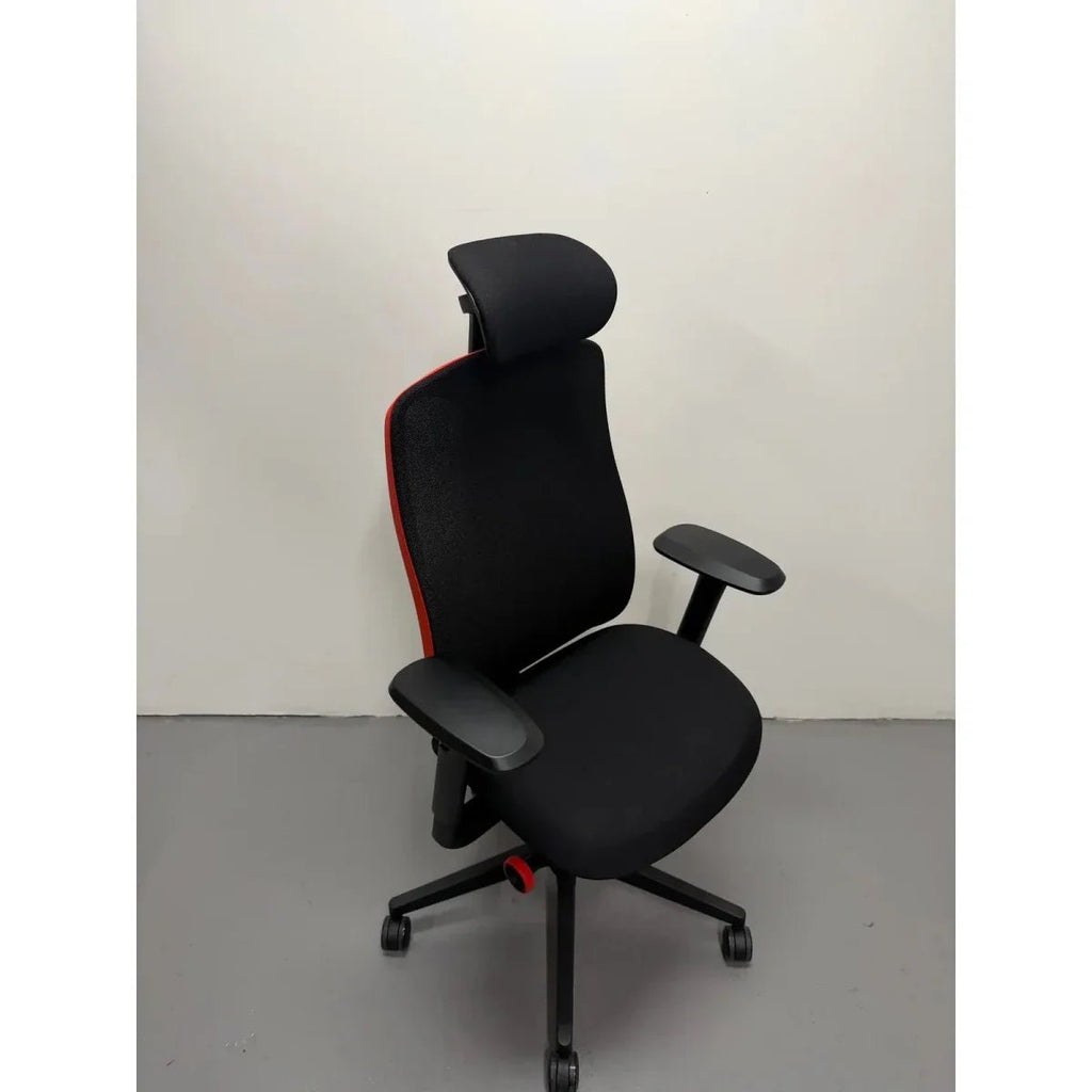Herman Miller Vantum - x Logitech G Gaming Chair 2.0 - thegoodchairs