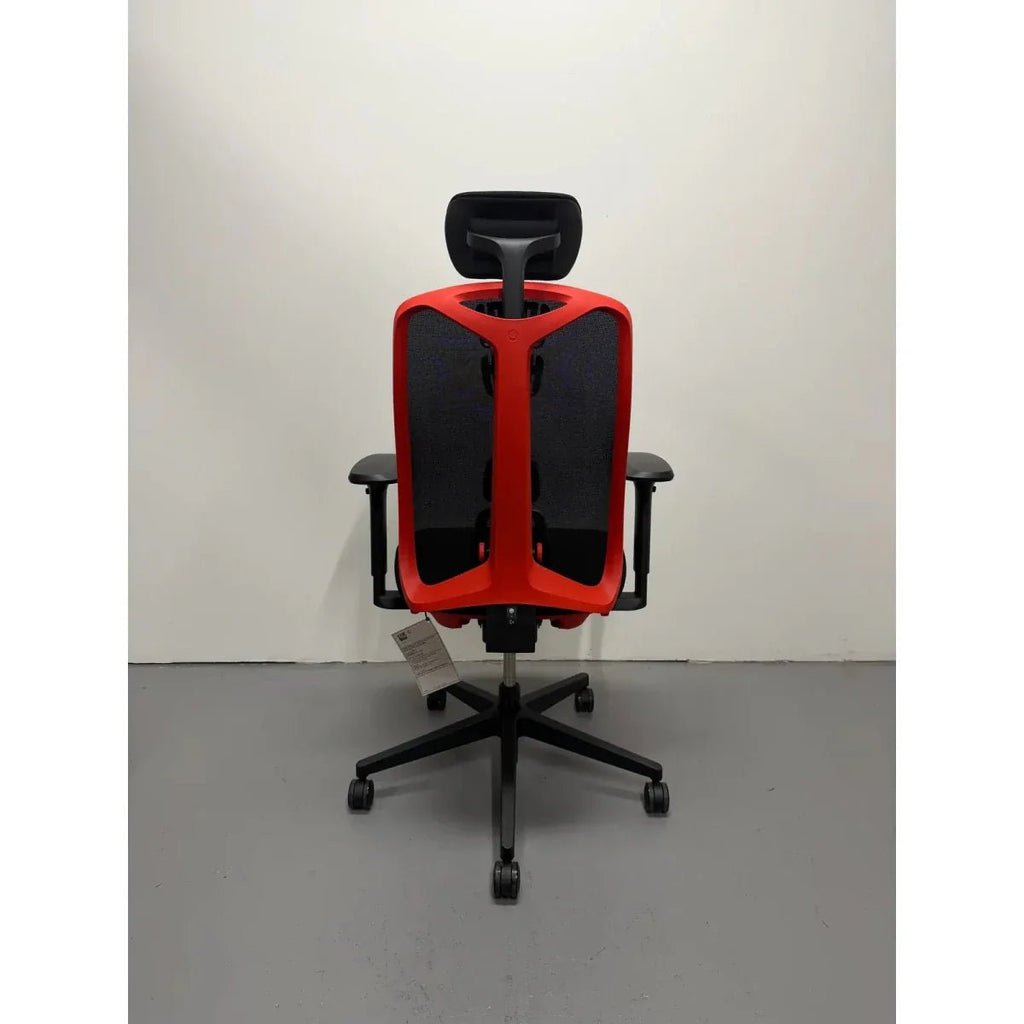Herman Miller Vantum - x Logitech G Gaming Chair 2.0 - thegoodchairs