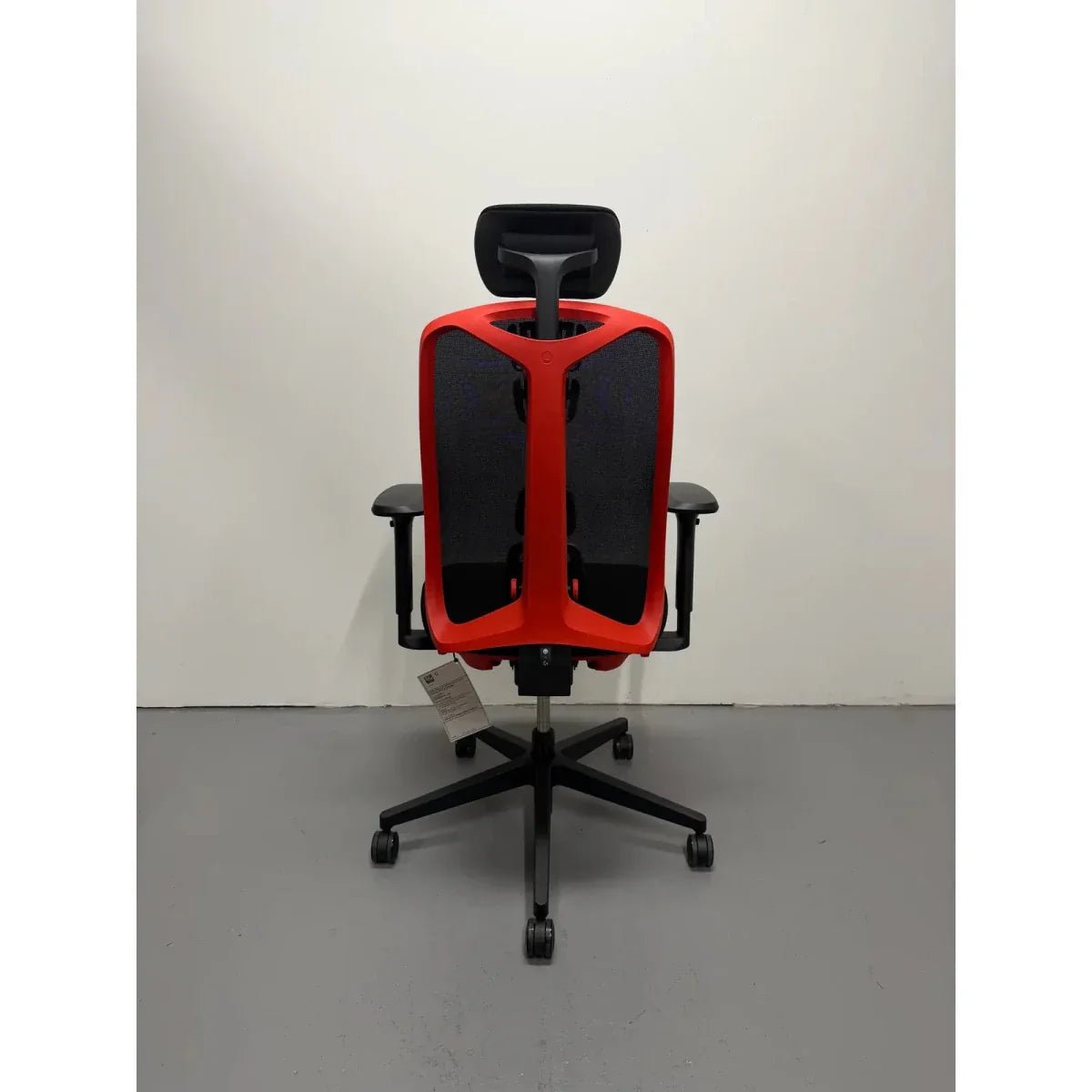 Herman Miller Vantum - x Logitech G Gaming Chair 2.0 - thegoodchairs