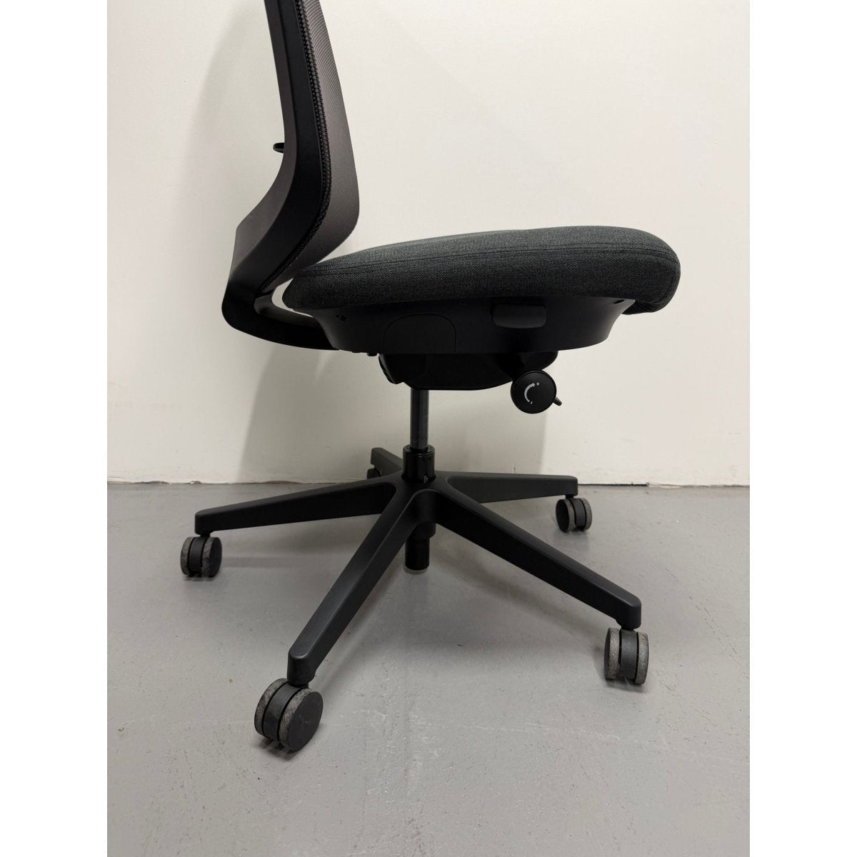 Herman Miller Verus - Suspension Back Task Chair - thegoodchairs