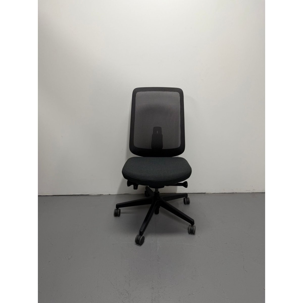 Herman Miller Verus - Suspension Back Task Chair - thegoodchairs