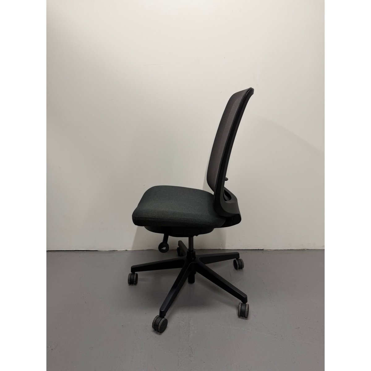 Herman Miller Verus - Suspension Back Task Chair - thegoodchairs