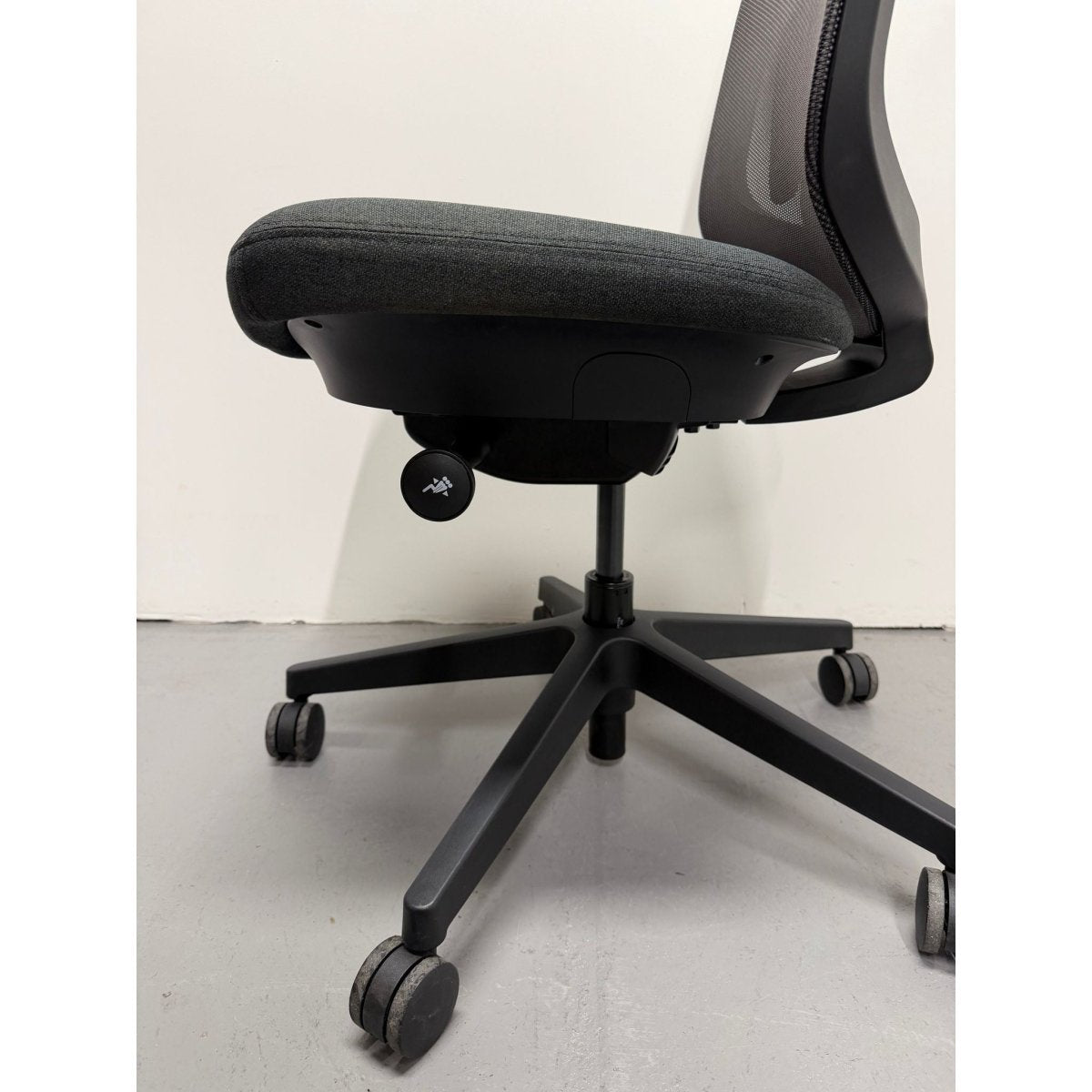 Herman Miller Verus - Suspension Back Task Chair - thegoodchairs