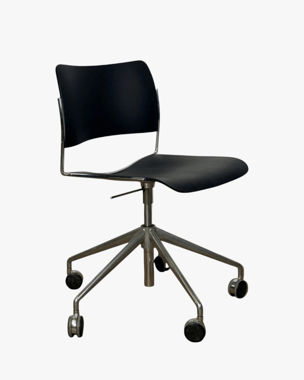 Howe 40/4 Swivel Chair by David - thegoodchairs