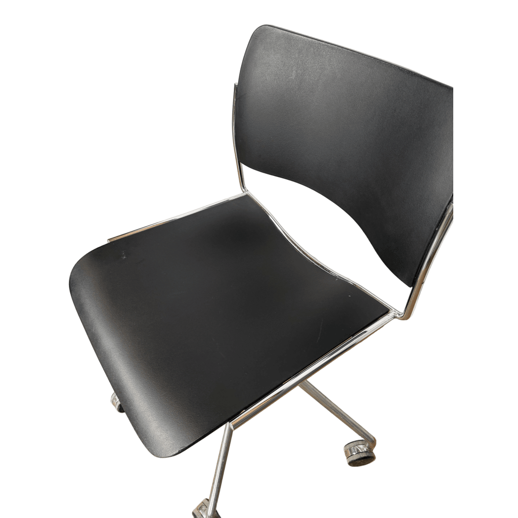 Howe 40/4 Swivel Chair by David - thegoodchairs