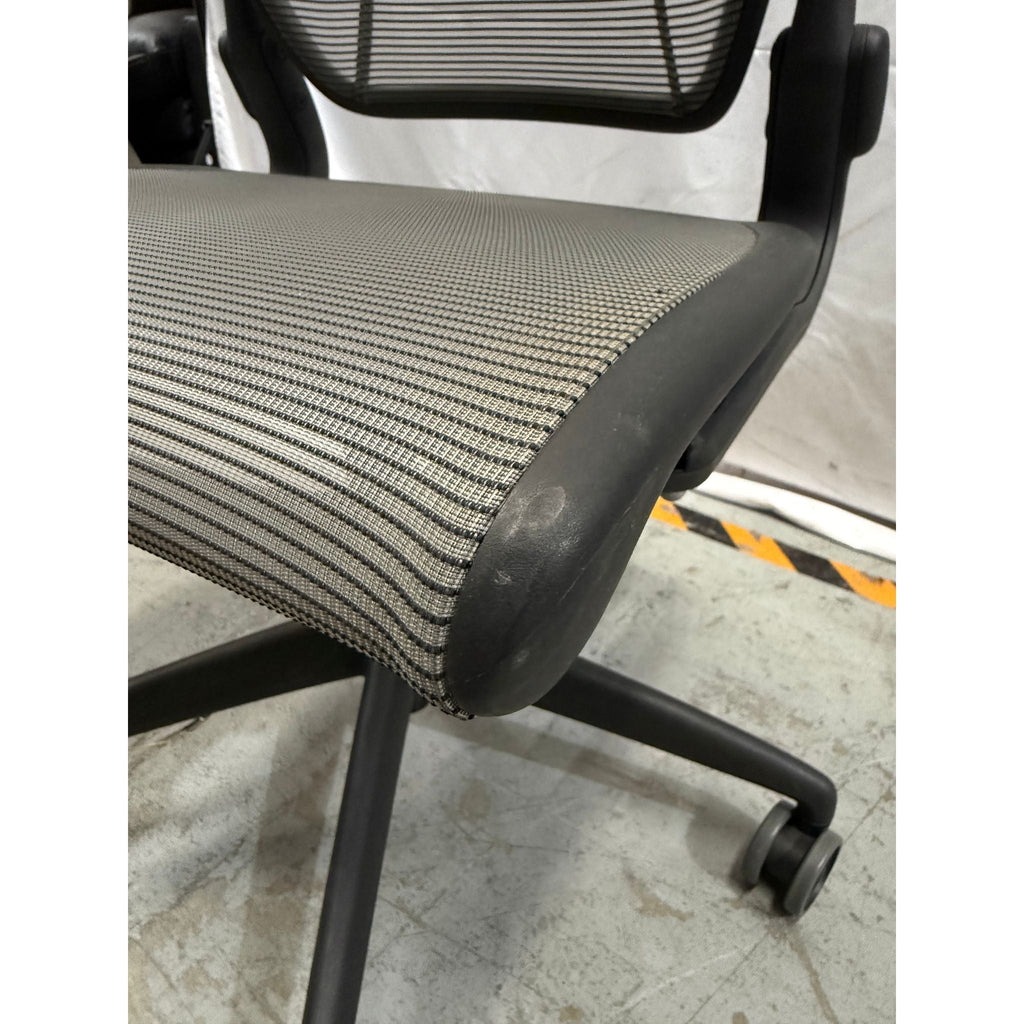 Humanscale Diffrient World - Office Chair - thegoodchairs