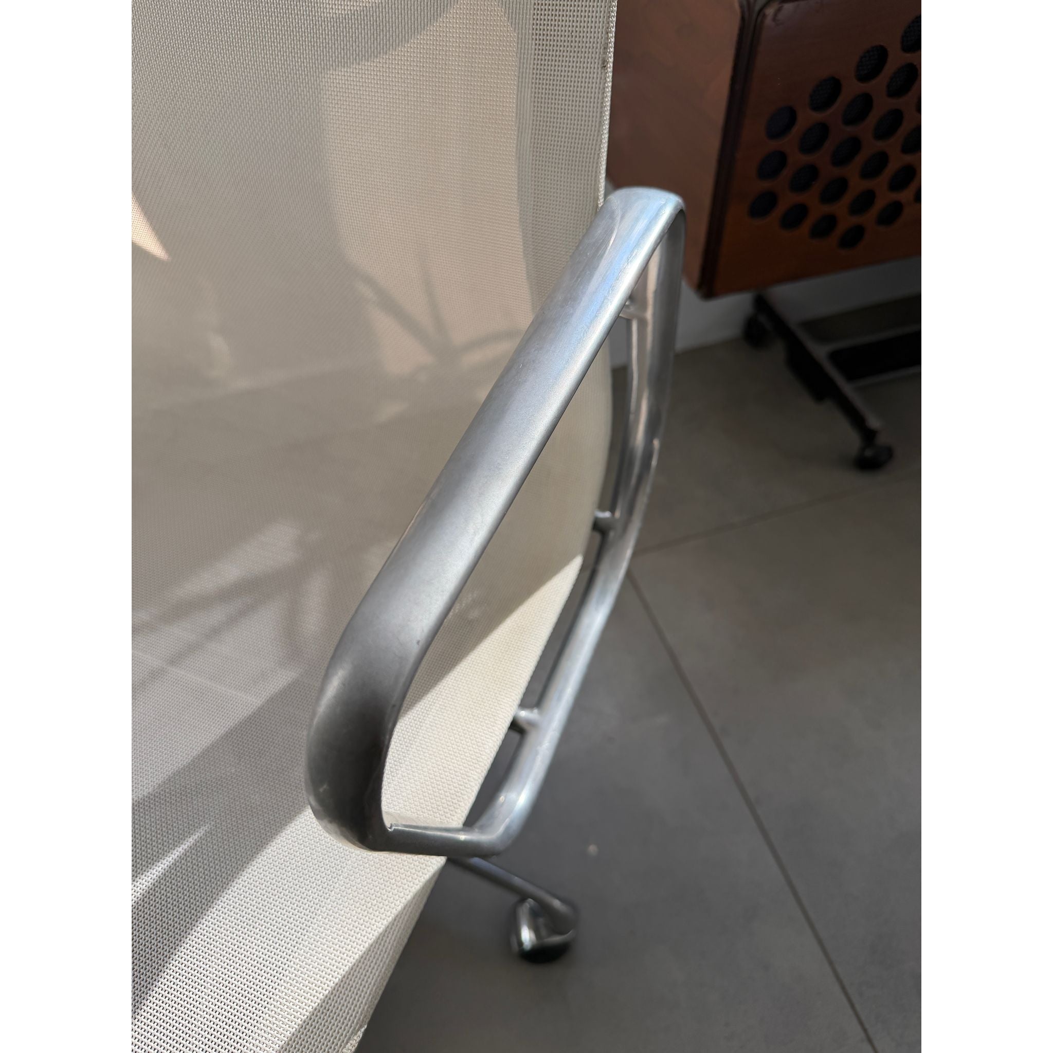 ICF Eames Aluminium Group Office Chair, White Mesh, Polished Aluminium - thegoodchairs
