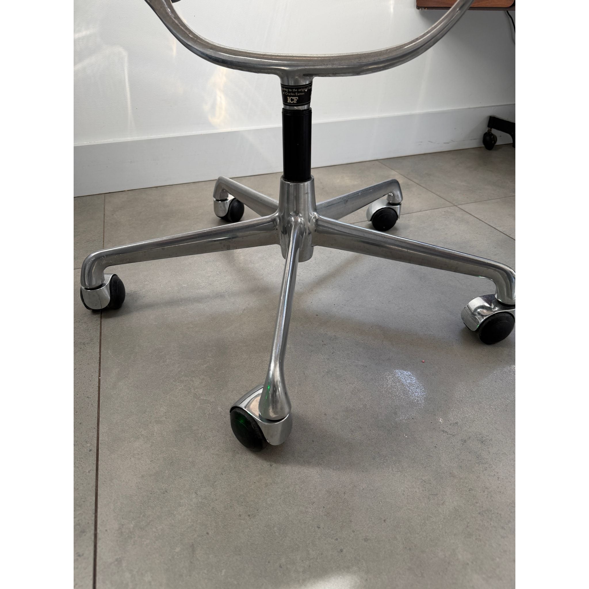 ICF Eames Aluminium Group Office Chair, White Mesh, Polished Aluminium - thegoodchairs