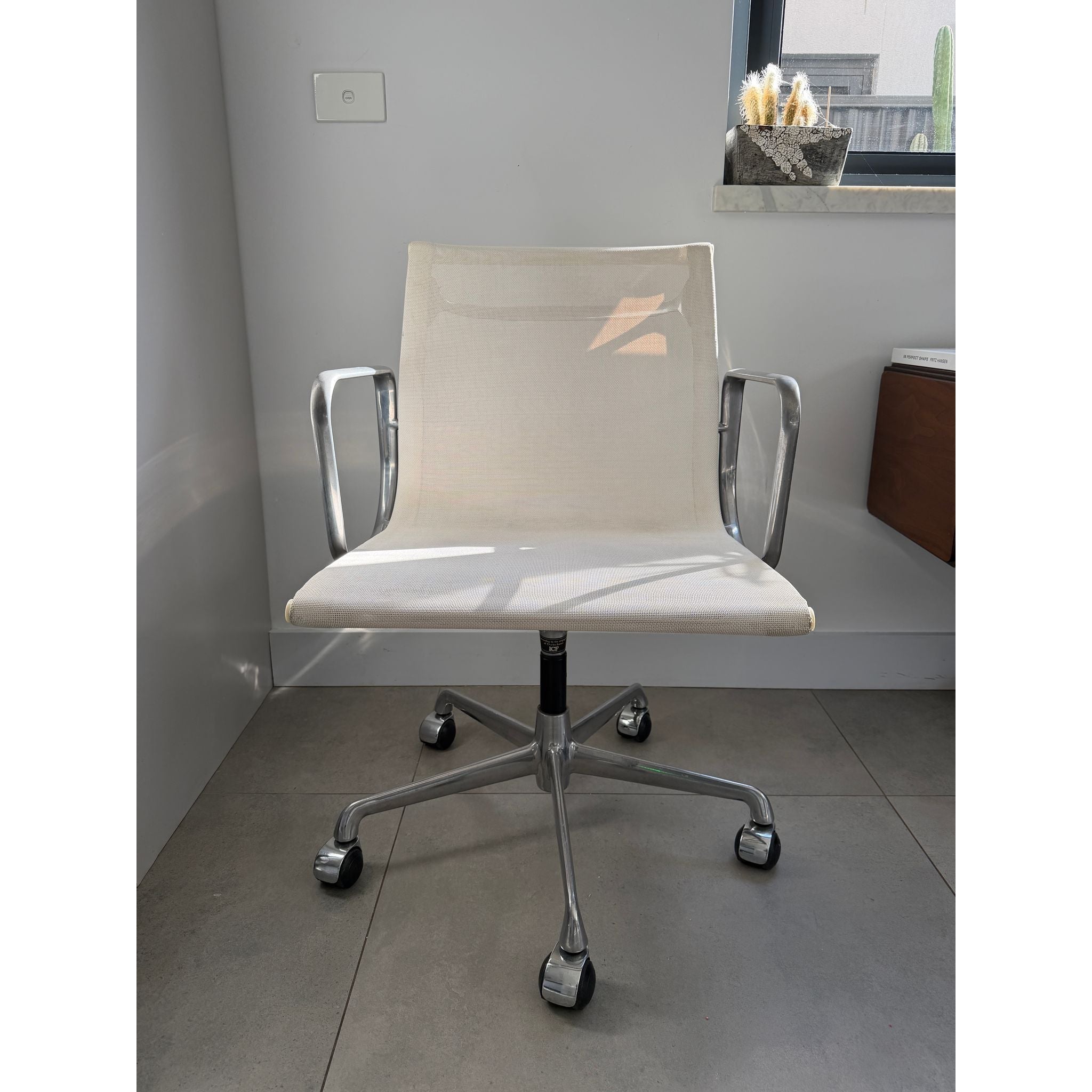 ICF Eames Aluminium Group Office Chair, White Mesh, Polished Aluminium - thegoodchairs