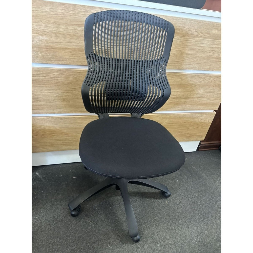Knoll Regeneration - Formway / Generation and Chairs - thegoodchairs