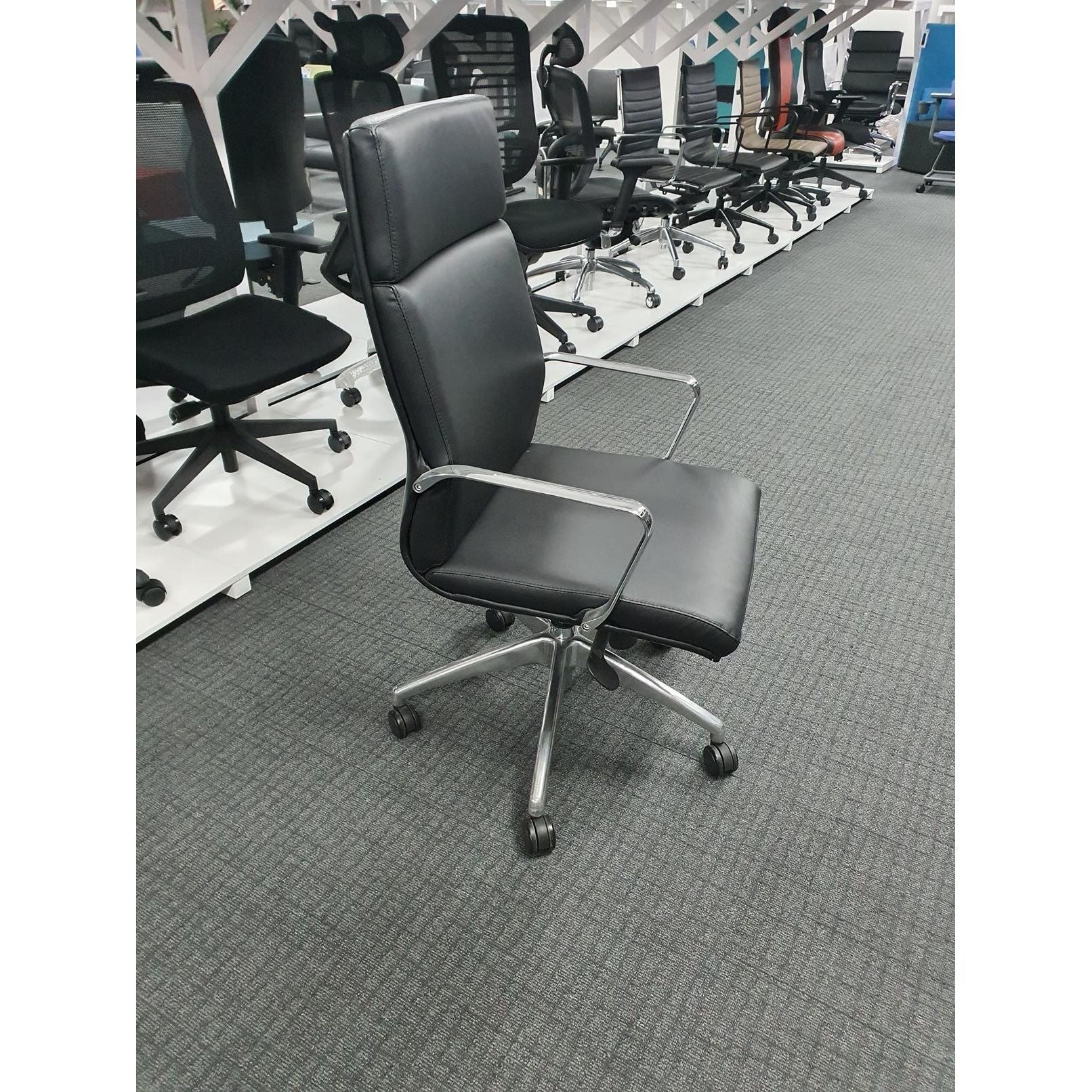Orion Chair - thegoodchairs