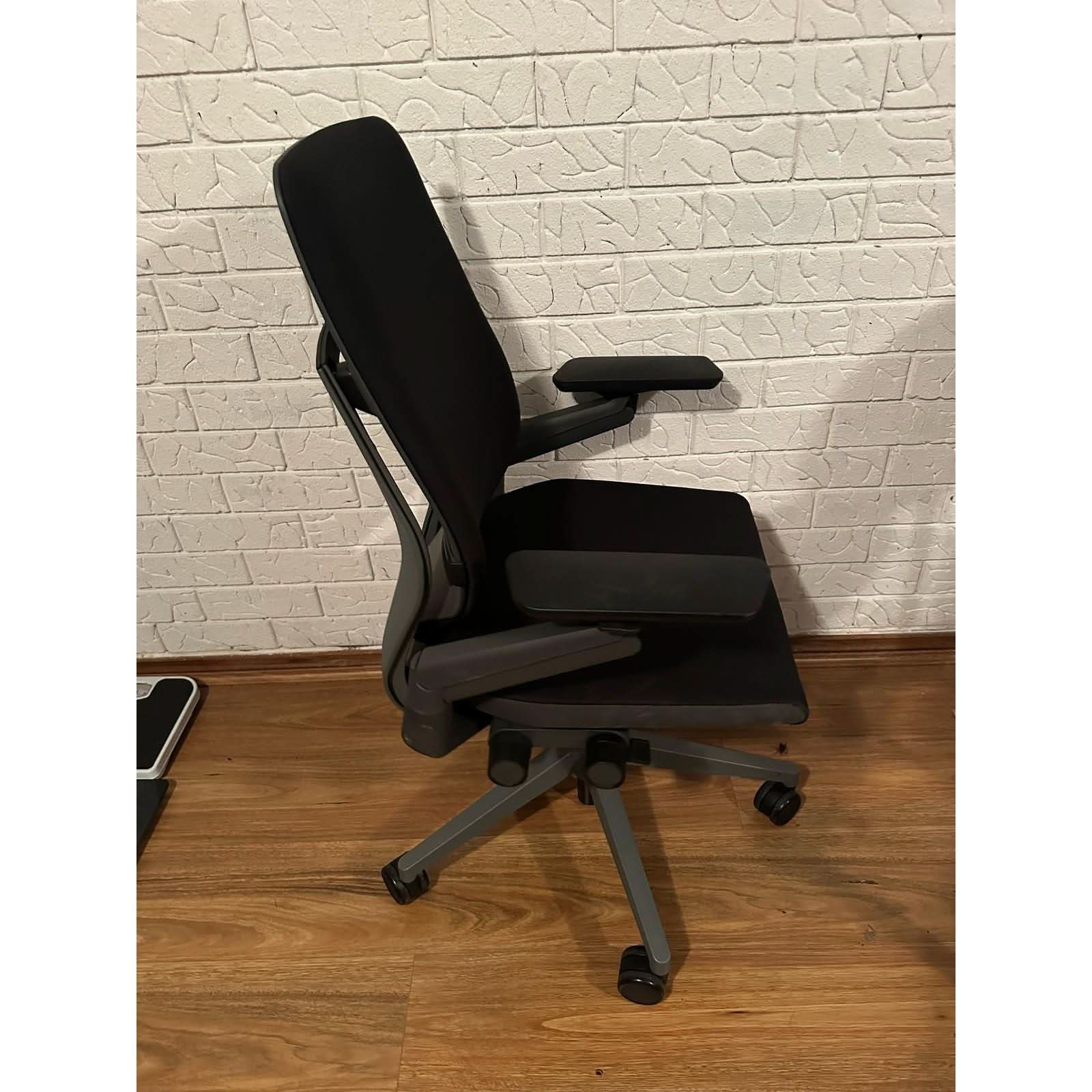 Steelcase Gesture - Chair - thegoodchairs