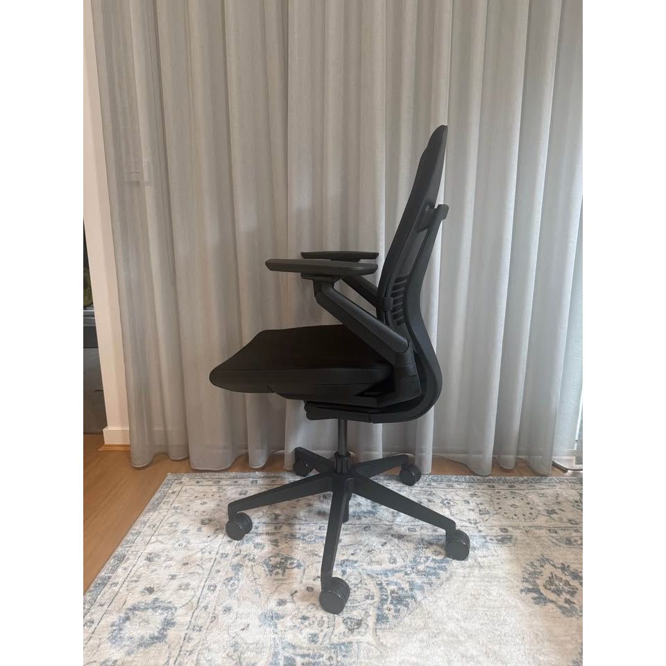 Steelcase Gesture Ergonomic Task Chair, Black Fabric, Black Frame, Fully Adjustable Arms - thegoodchairs