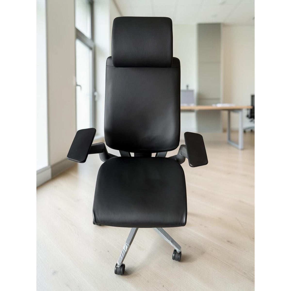 Steelcase Gesture Ergonomic Task Chair, Black Montana Leather, With Headrest - thegoodchairs