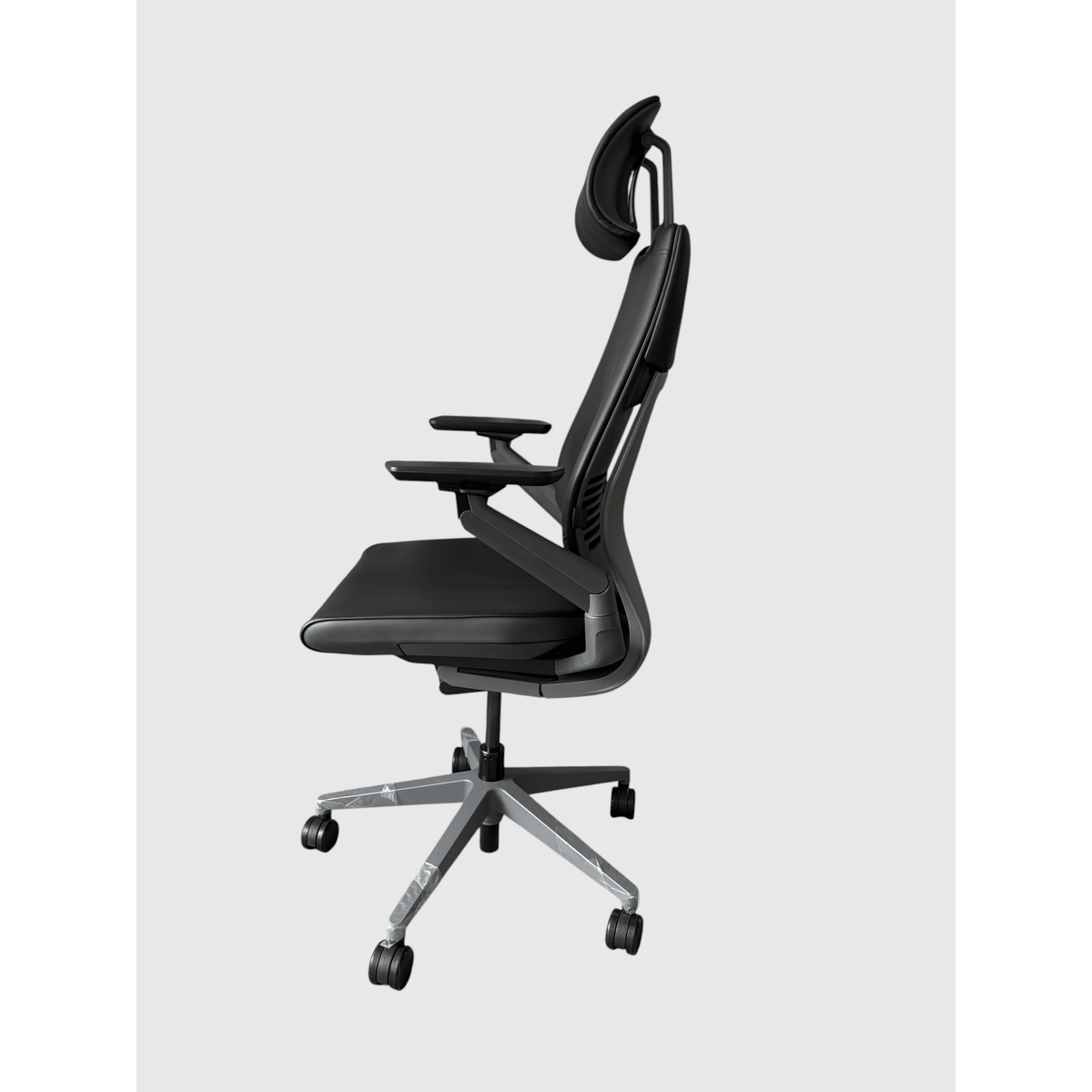 Steelcase Gesture Ergonomic Task Chair, Black Montana Leather, With Headrest - thegoodchairs