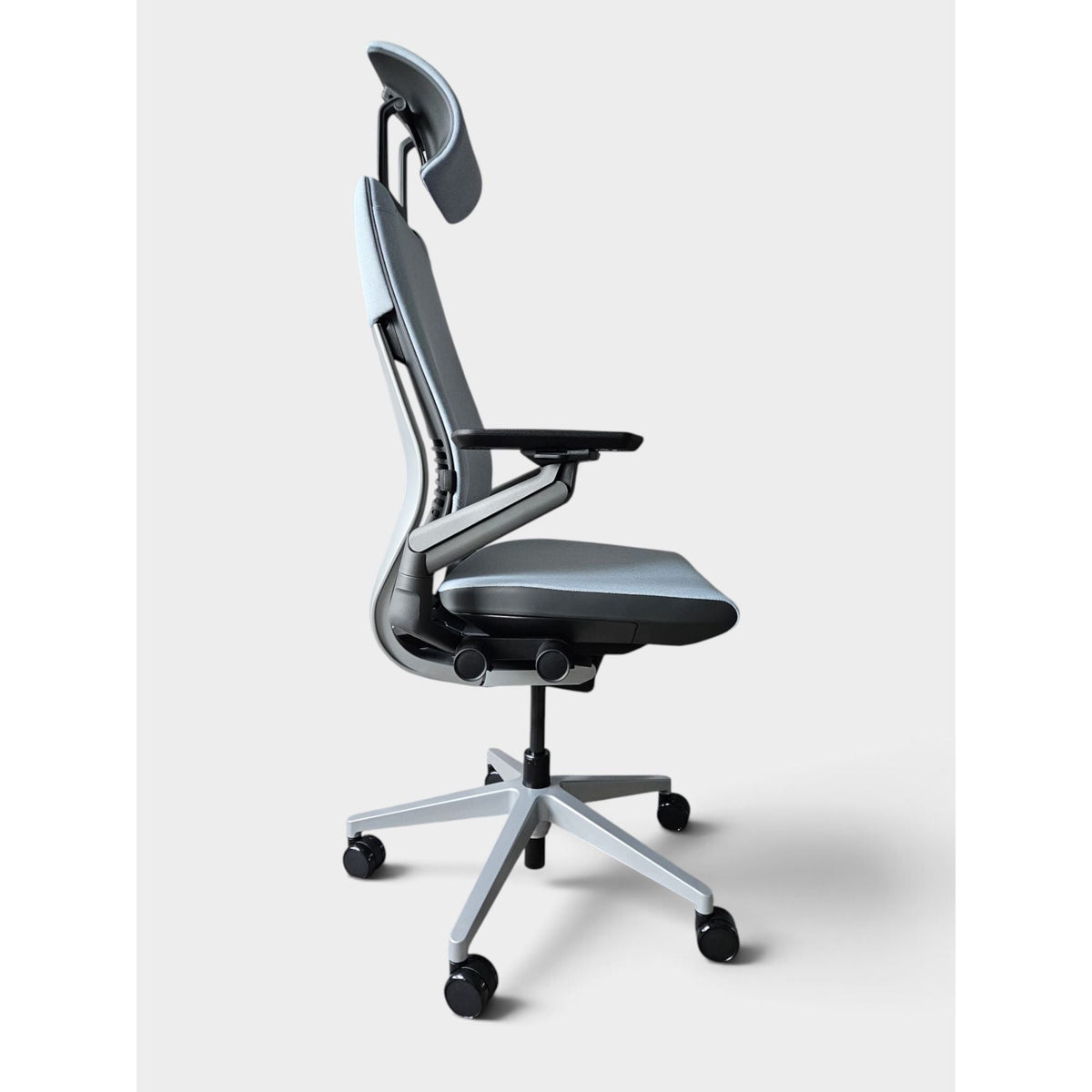 Steelcase Gesture Ergonomic Task Chair with Headrest, Blue - thegoodchairs