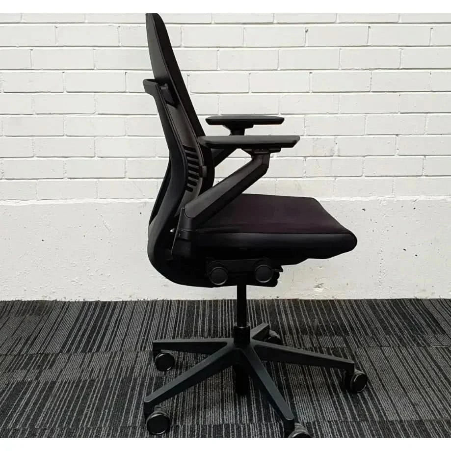 Steelcase Gesture - In Black - thegoodchairs