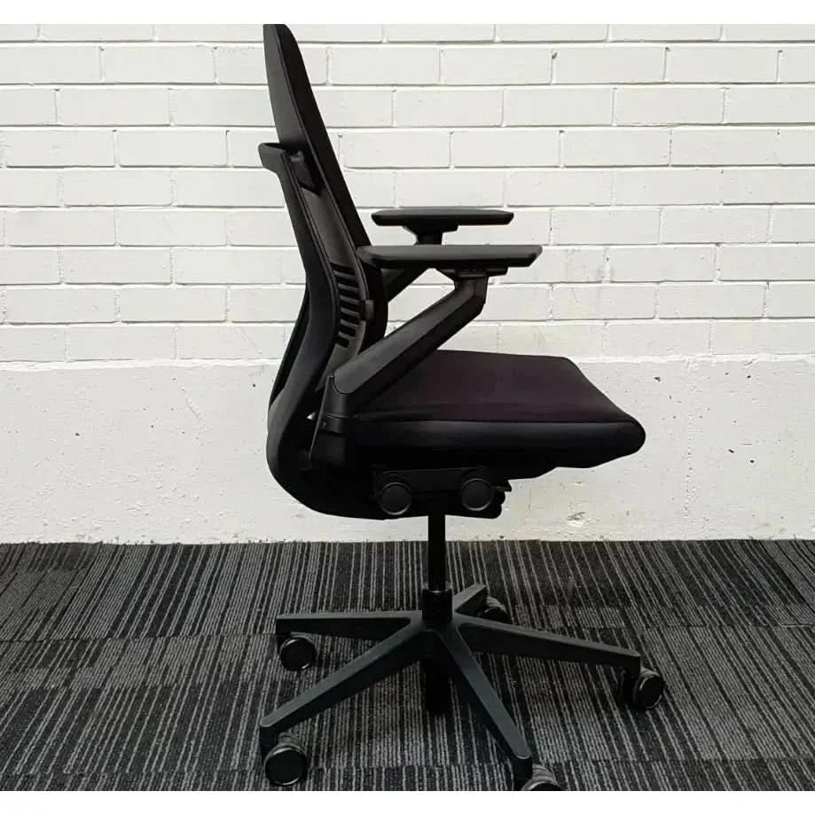 Steelcase Gesture - In Black - thegoodchairs