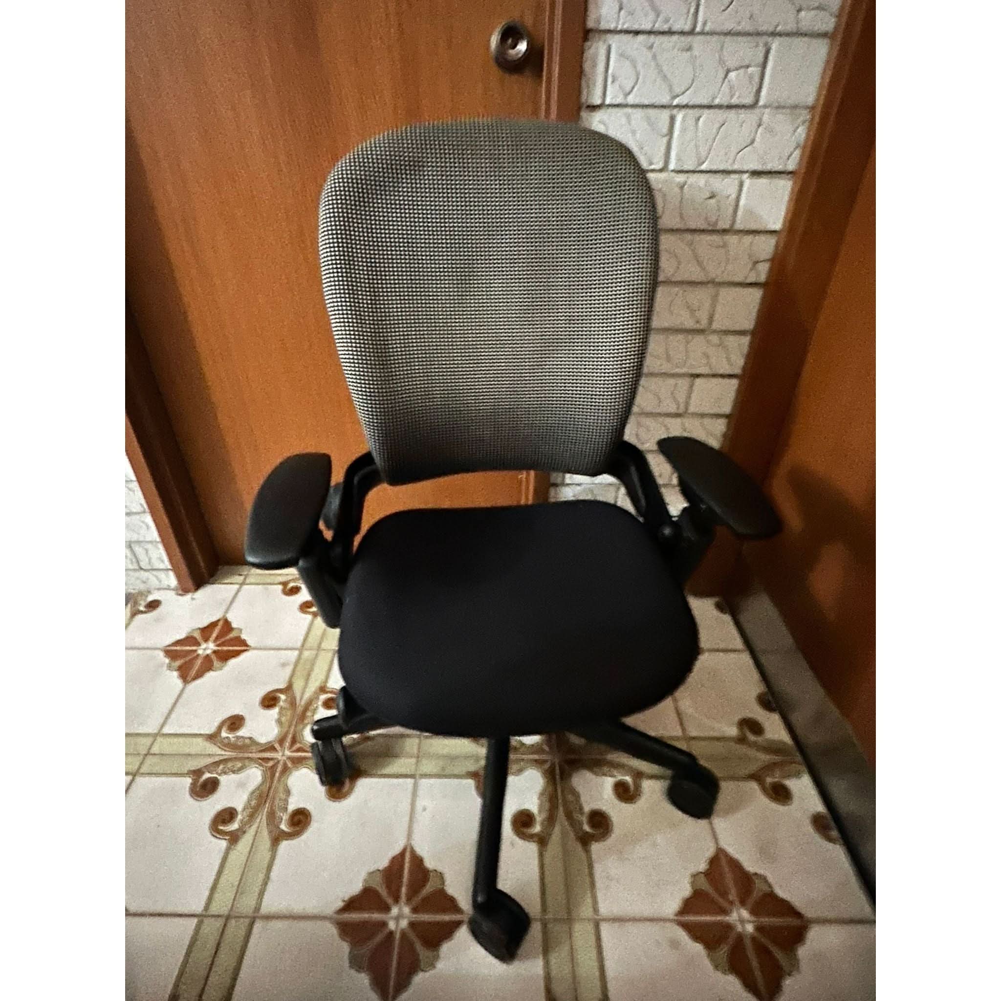 Steelcase Leap - V1 Chair - thegoodchairs