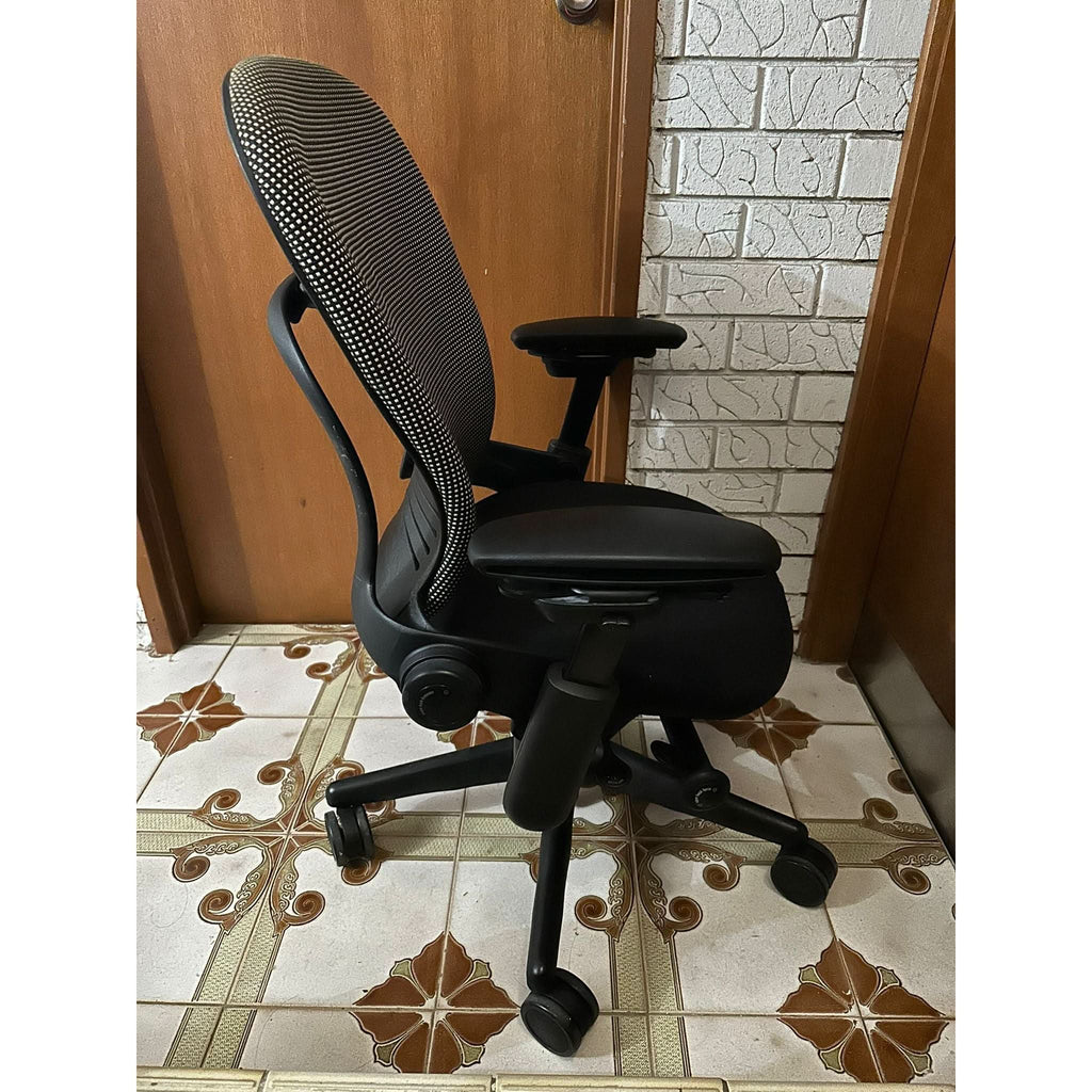 Steelcase Leap - V1 Chair - thegoodchairs