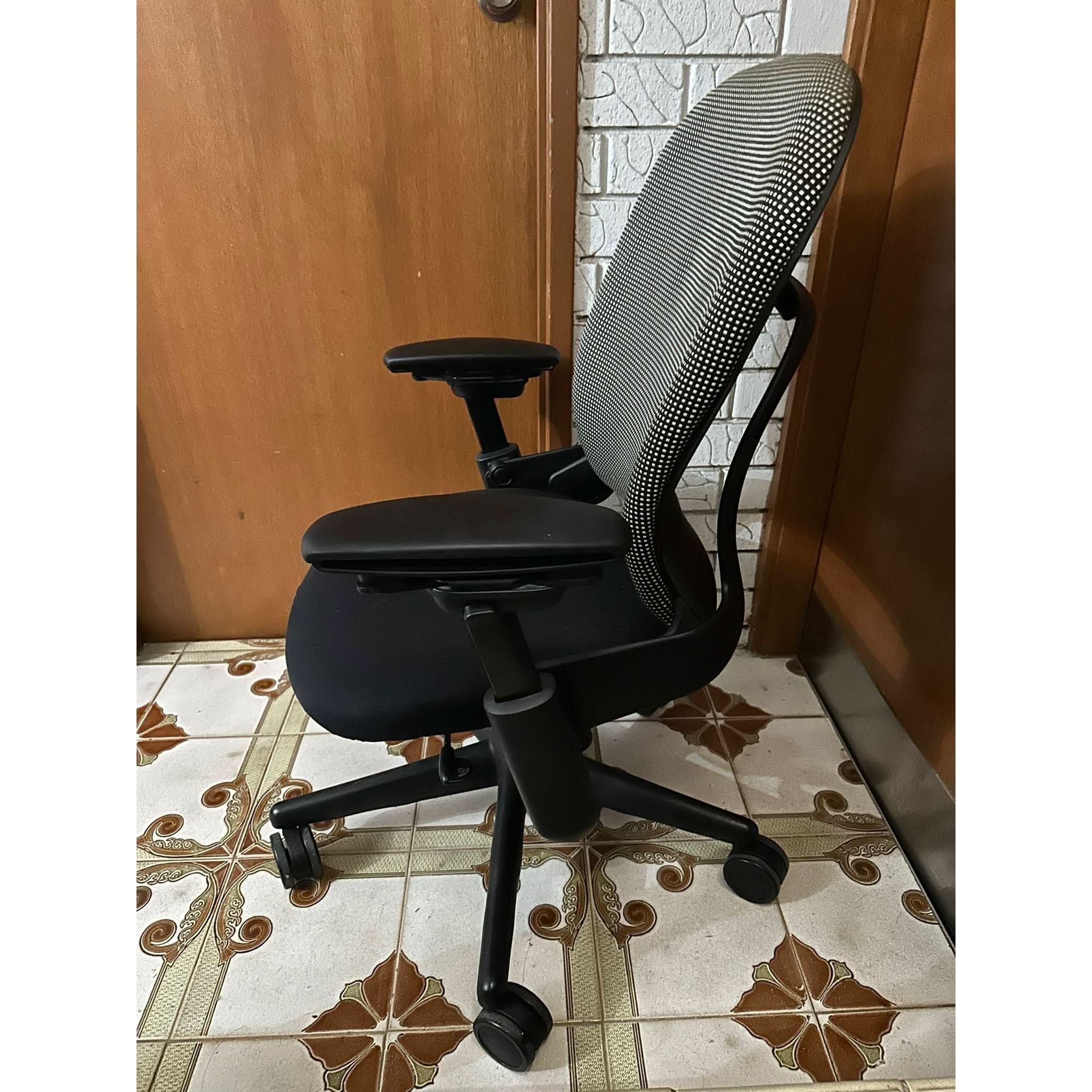 Steelcase Leap - V1 Chair - thegoodchairs