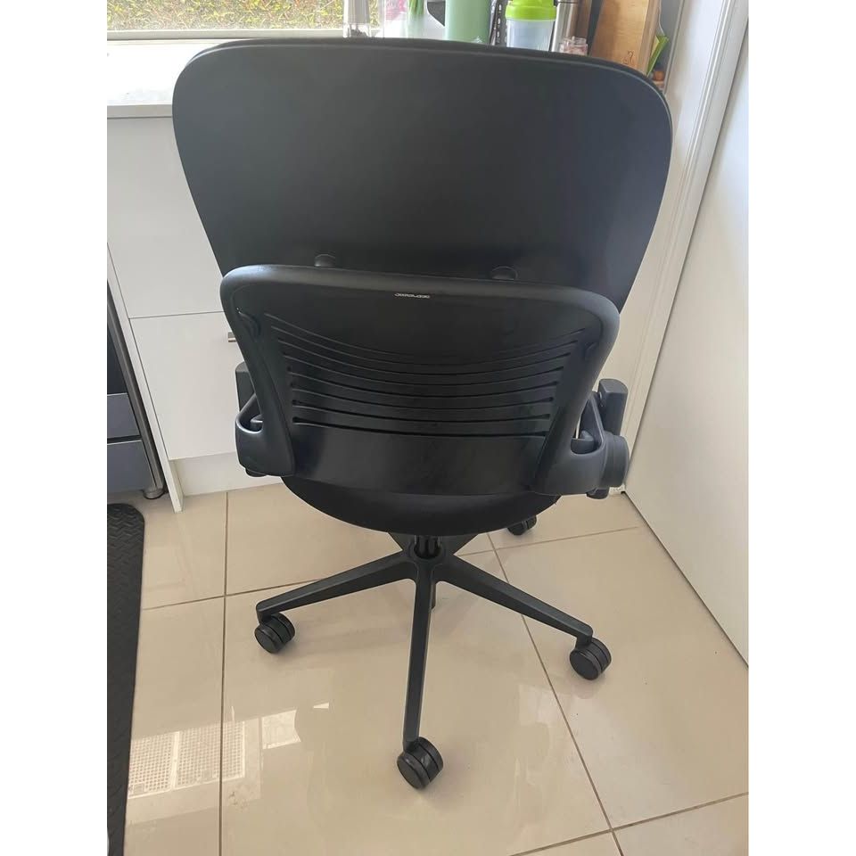 Steelcase Leap V2 - thegoodchairs