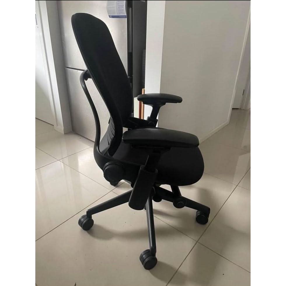 Steelcase Leap V2 - Arms Fully Loaded - thegoodchairs