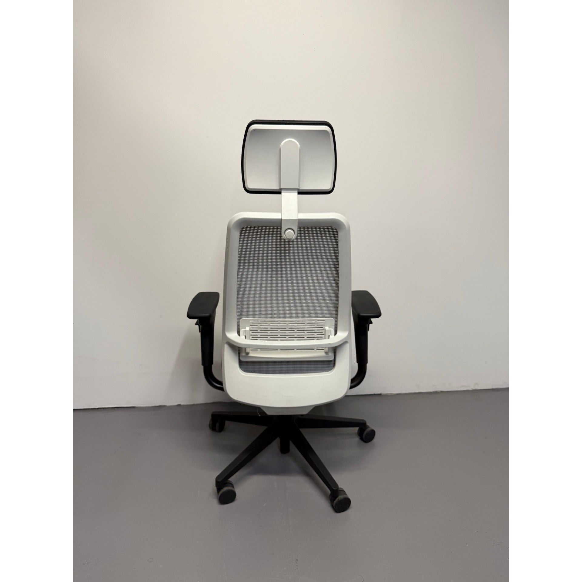 Steelcase Personality Plus - Task Chair with Arms & Headrest - thegoodchairs