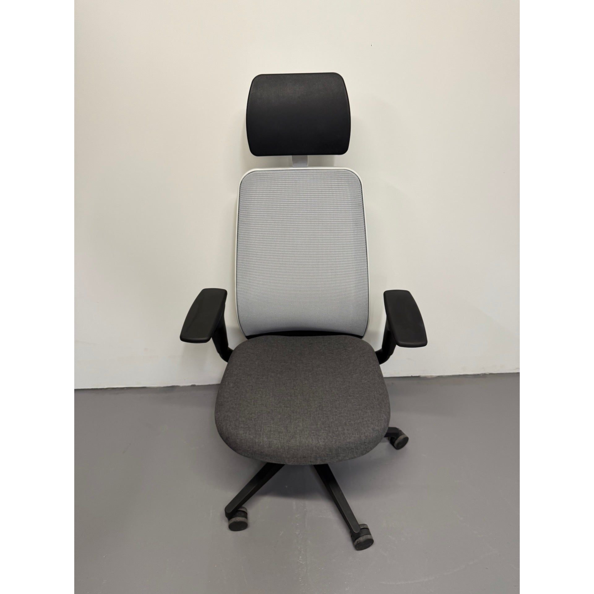 Steelcase Personality Plus - Task Chair with Arms & Headrest - thegoodchairs