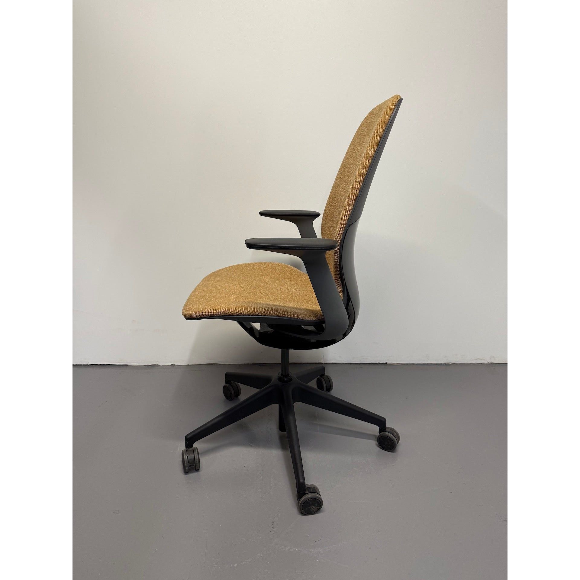 Steelcase Silq - Ergonomic Office Chair - Yellow Fabric - thegoodchairs