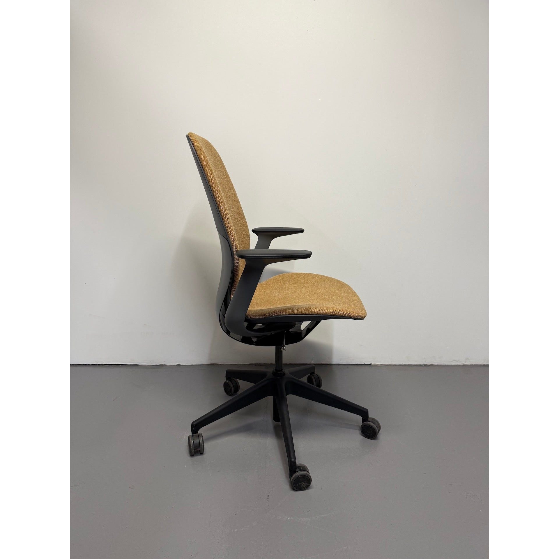 Steelcase Silq - Ergonomic Office Chair - Yellow Fabric - thegoodchairs