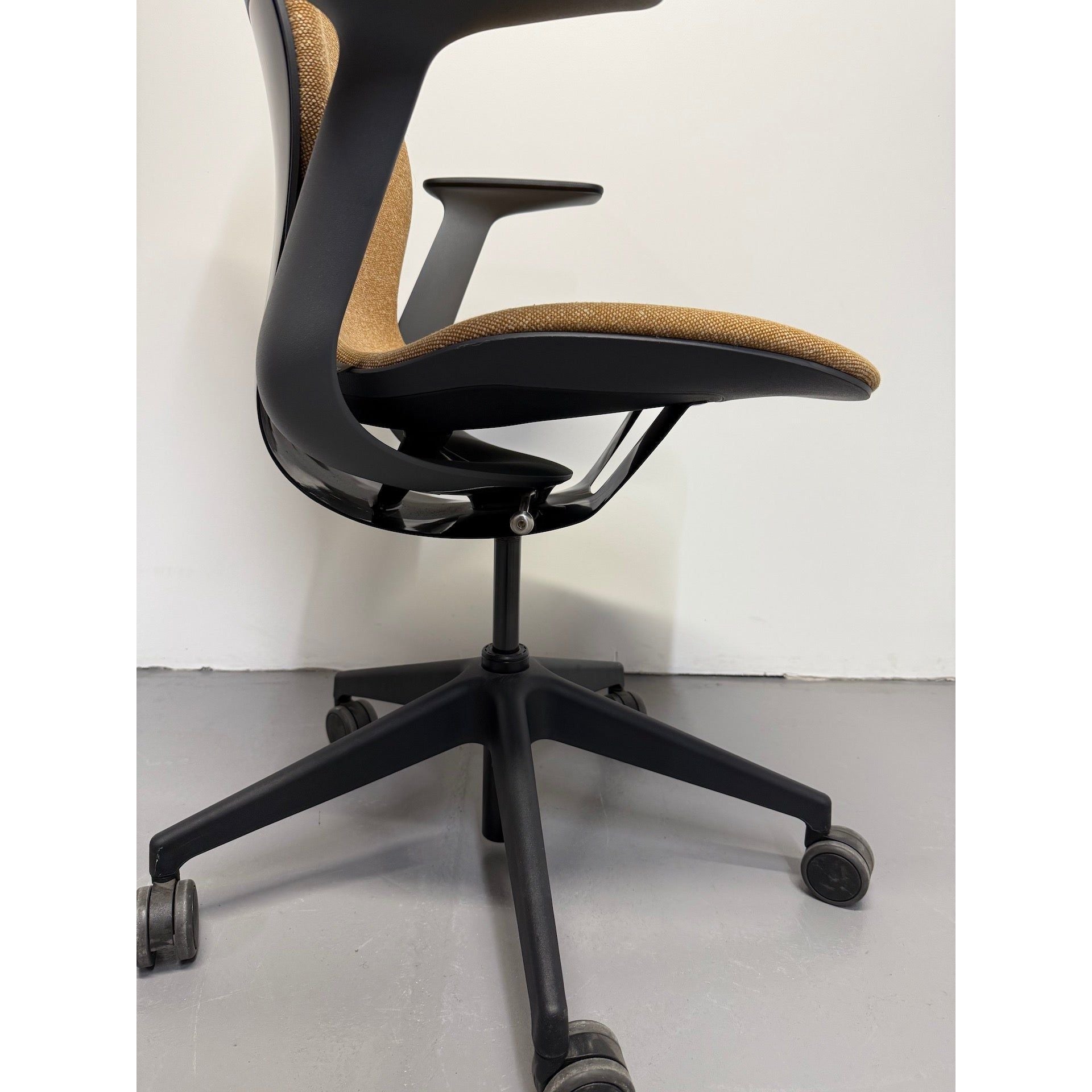 Steelcase Silq - Ergonomic Office Chair - Yellow Fabric - thegoodchairs