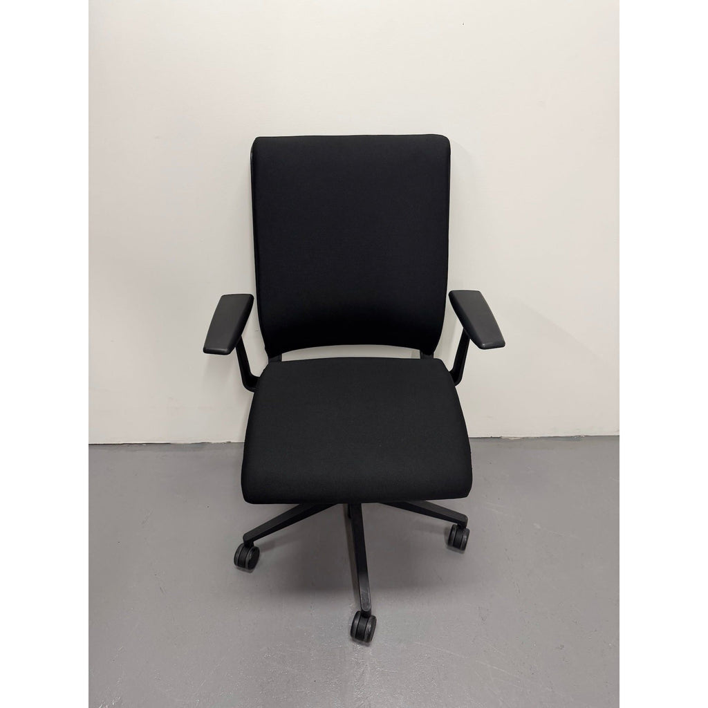 Steelcase Think - Boardroom / Meeting Chair - Fixed Arms | Black - thegoodchairs