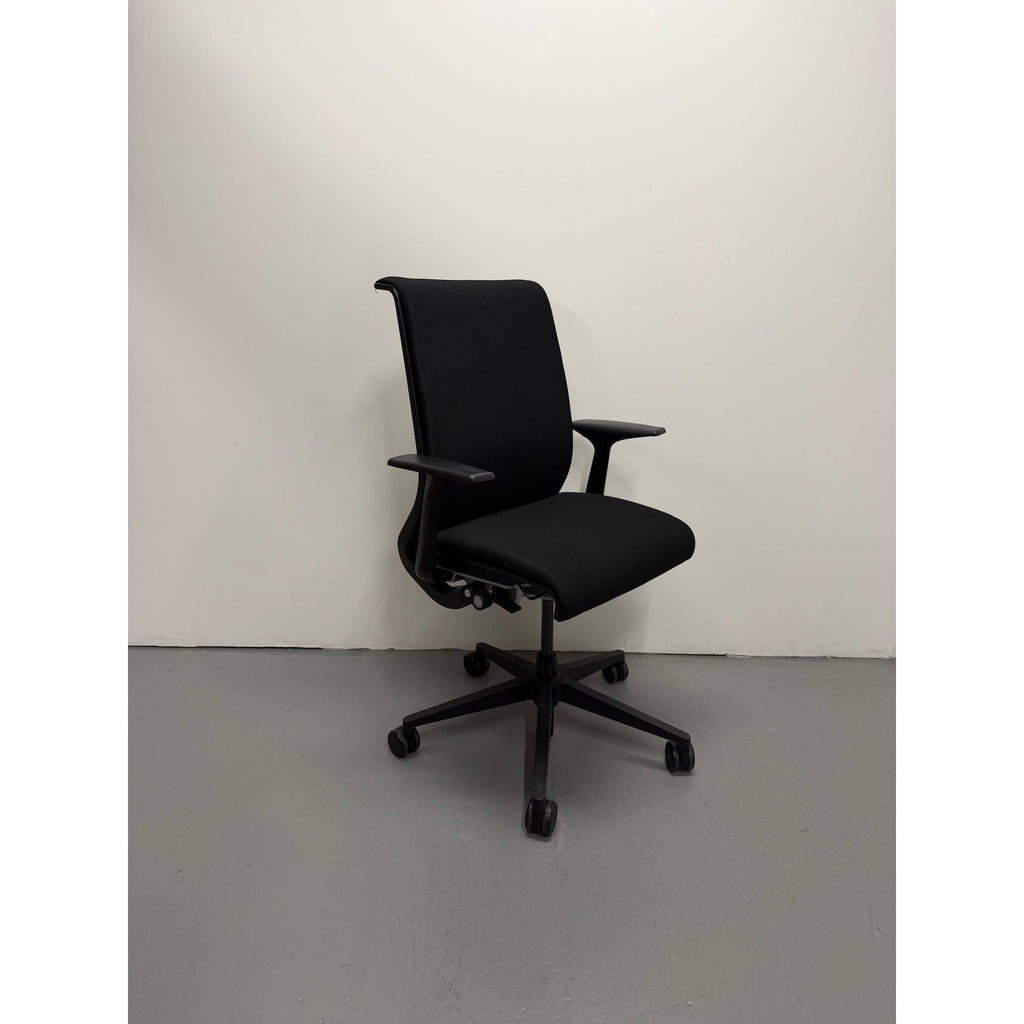 Steelcase Think - Boardroom / Meeting Chair - Fixed Arms | Black - thegoodchairs