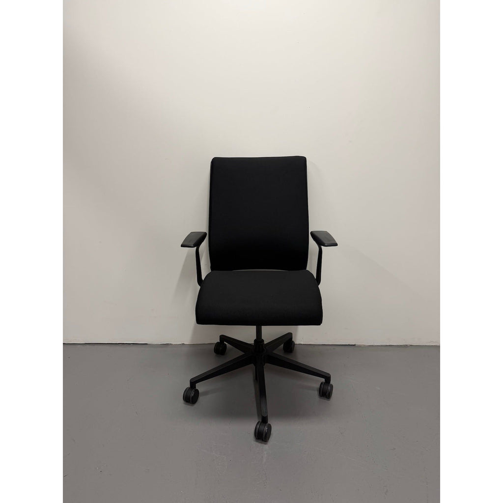 Steelcase Think - Boardroom / Meeting Chair - Fixed Arms | Black - thegoodchairs