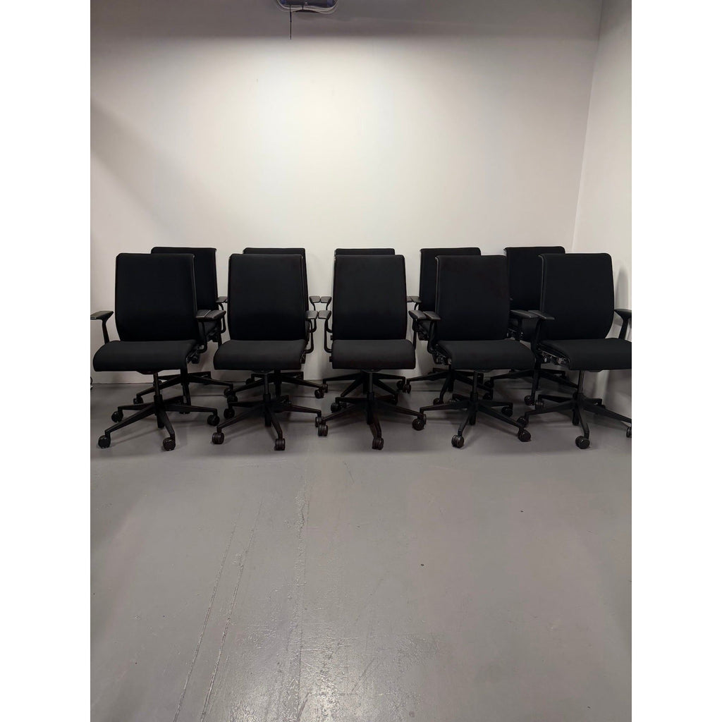 Steelcase Think - Boardroom / Meeting Chair - Fixed Arms | Black - thegoodchairs