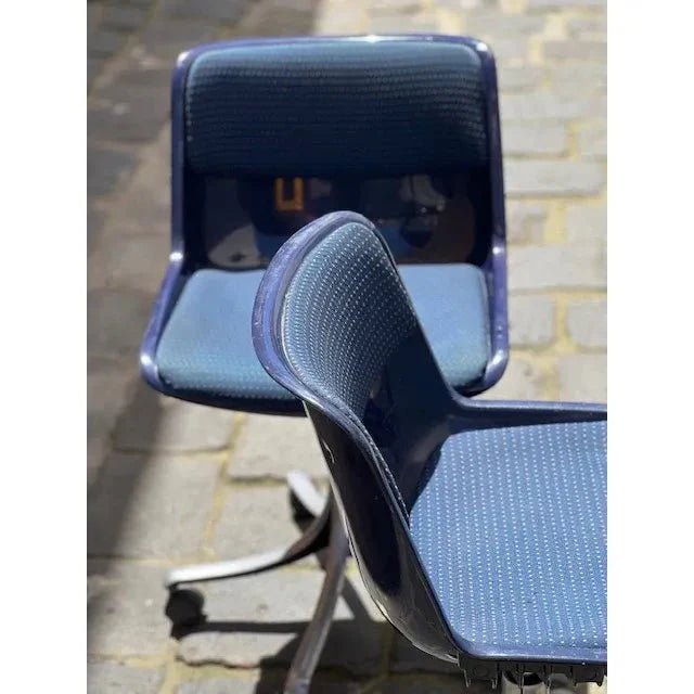 Tecno Mid Century SpA Modus Castor Chair in Navy Polyamide by Osvaldo Borsani, 1960s - thegoodchairs