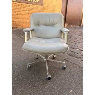 Tecno Osvaldo Borsani for P128 Office Chair, Late 1960s, Early 1970s, Light Grey Italian Leather - thegoodchairs