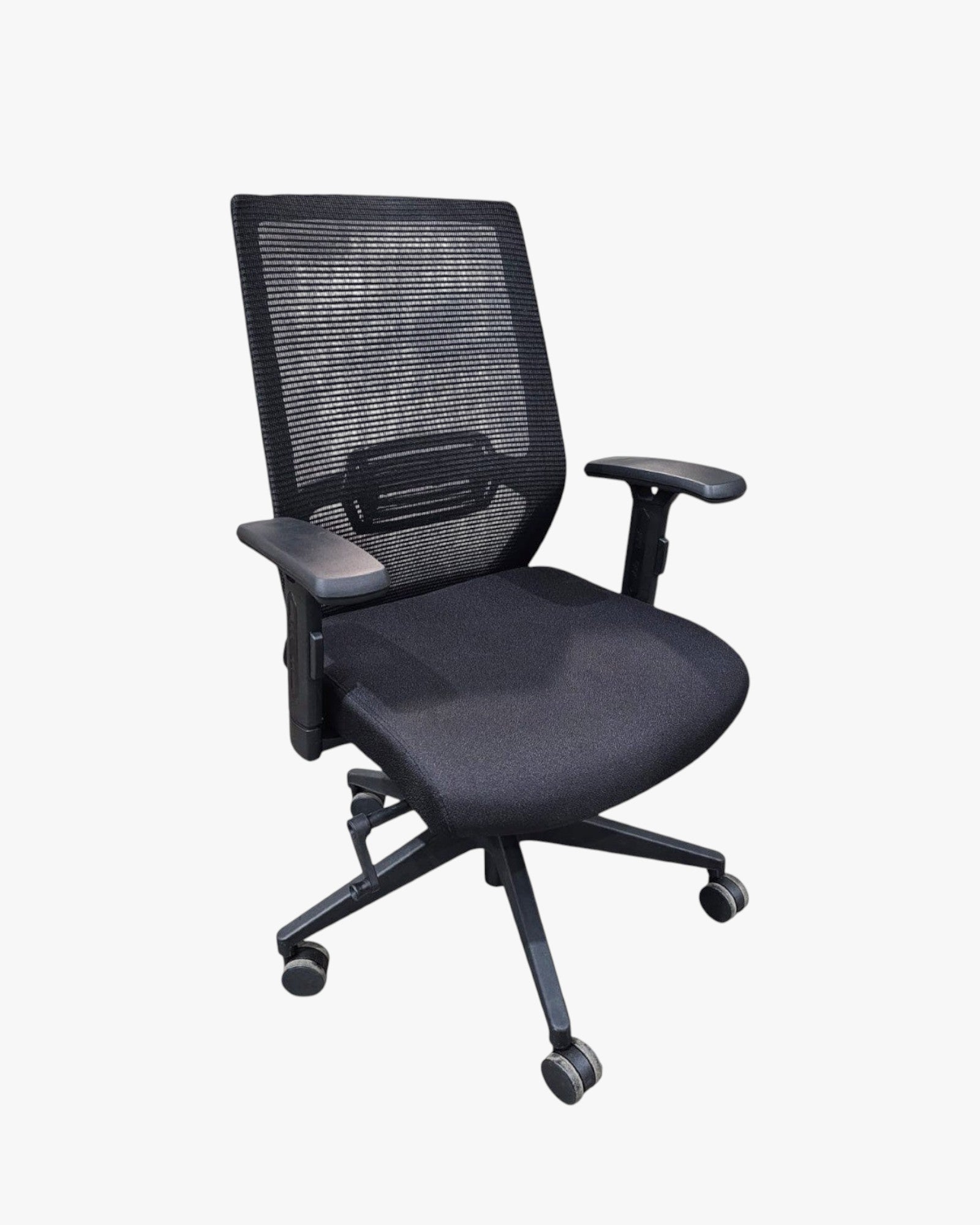 Ultimo Display Model Chair - thegoodchairs