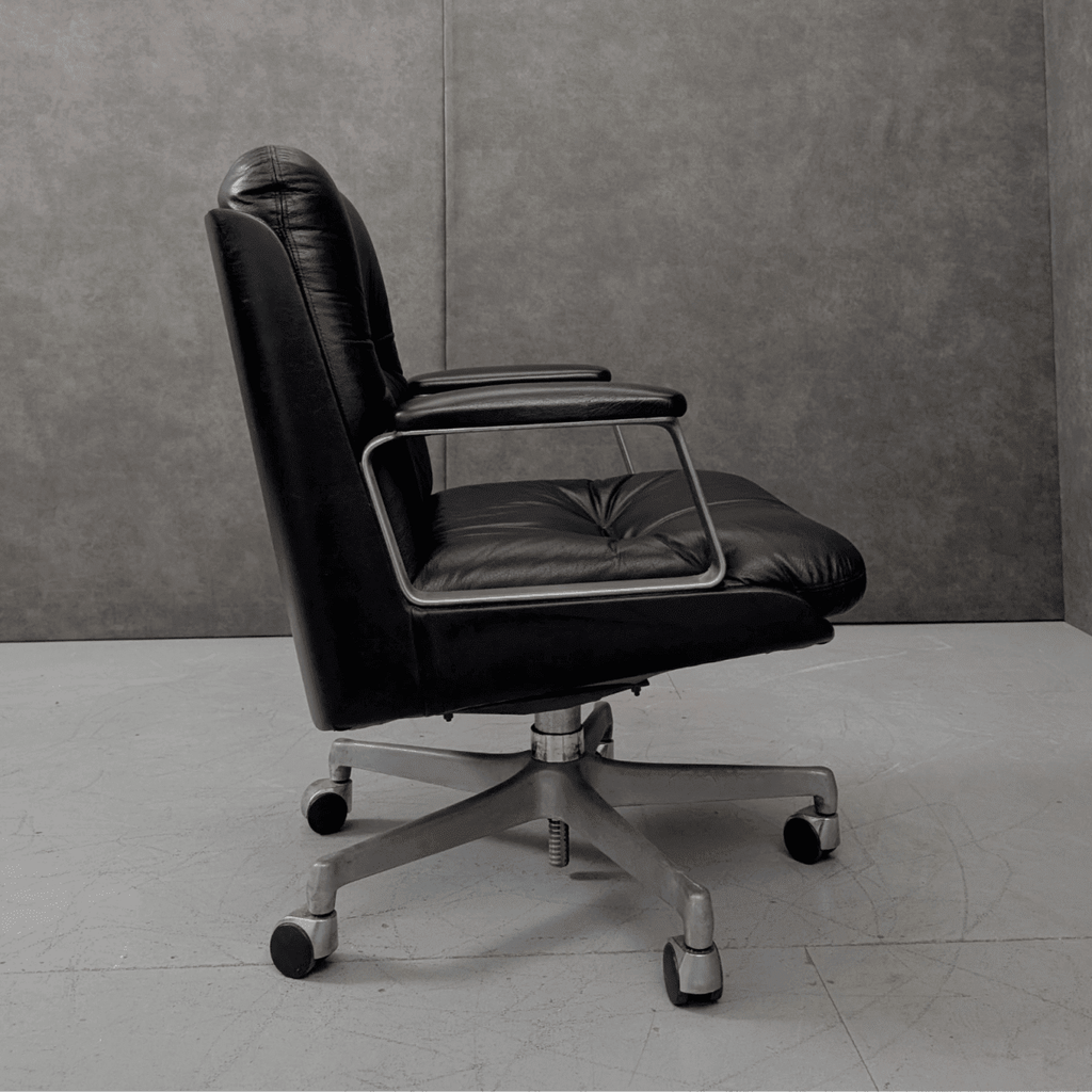 Vaghi Kiruna Black Leather Swivel Chair by Studio Tecnico Vaghi, Italy, 1975 - thegoodchairs