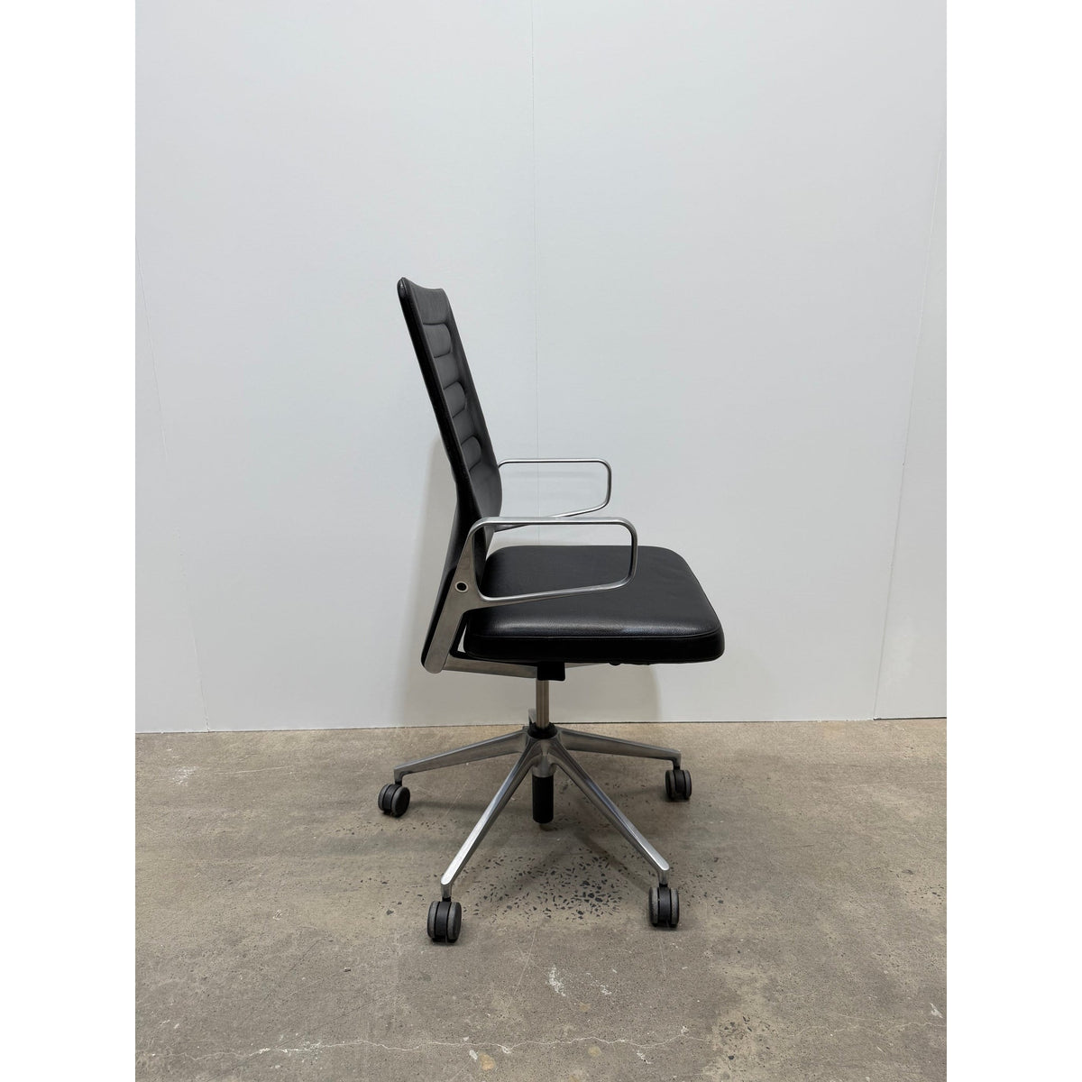 Vitra AC 4 Office Chair by Antonio Citterio, Black Leather, Polished Aluminium - thegoodchairs