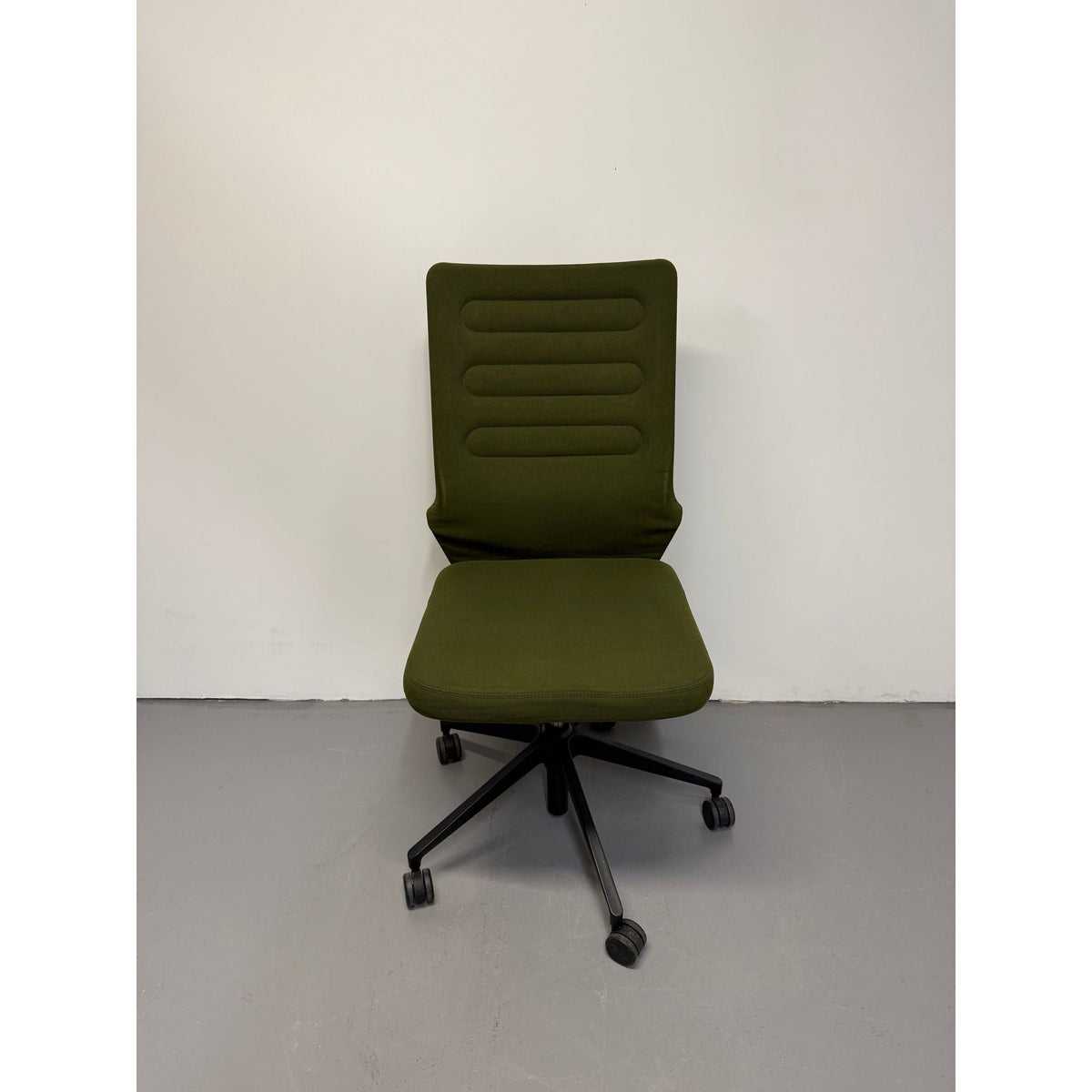 Vitra AC 4 Office Chair by Antonio Citterio, Forest Green - thegoodchairs