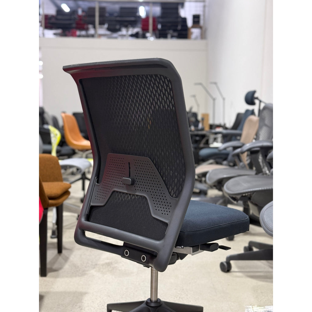 Vitra ID Mesh Task Chair, Black, Armless - thegoodchairs