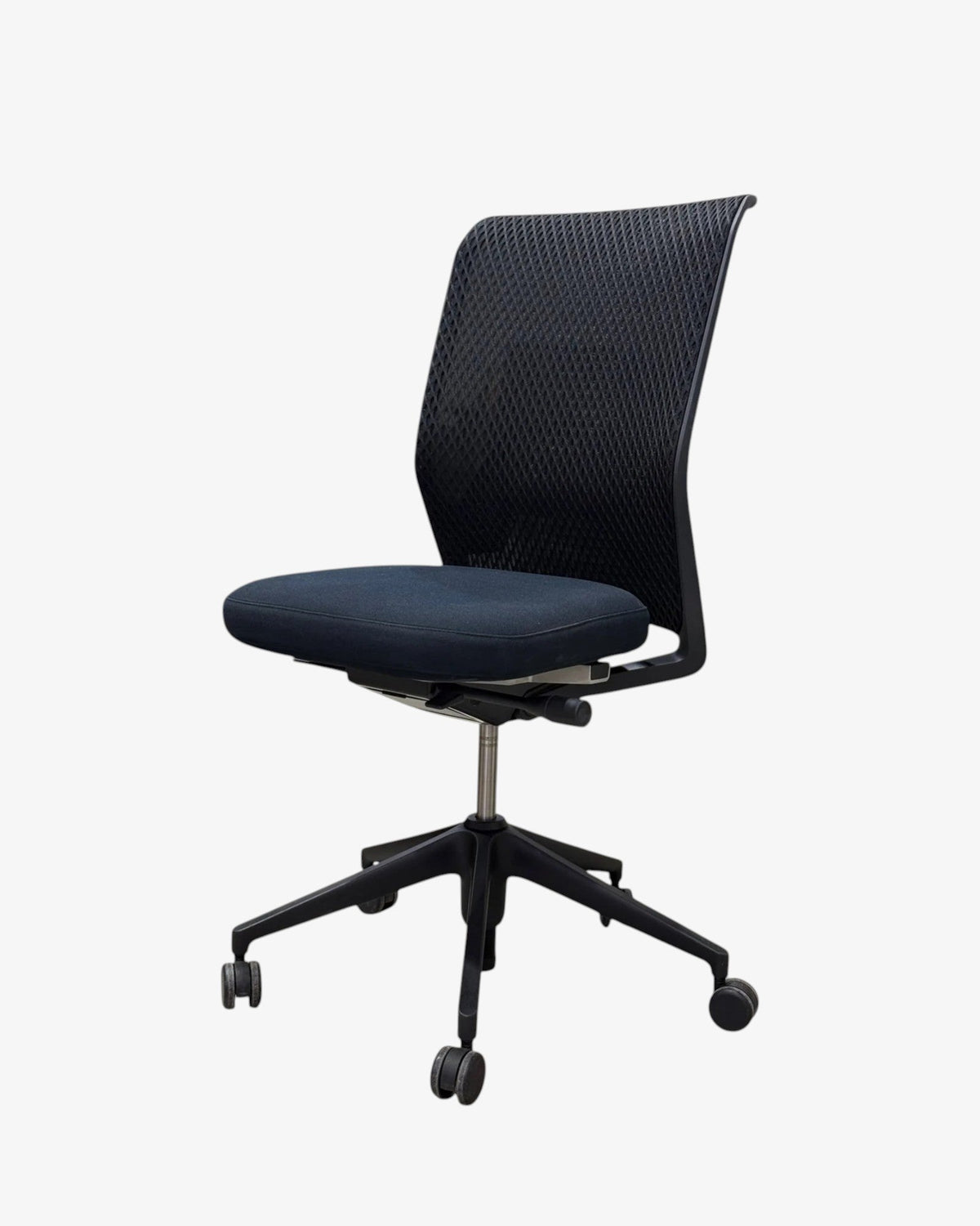 Vitra ID Mesh Task Chair, Black, Armless - thegoodchairs