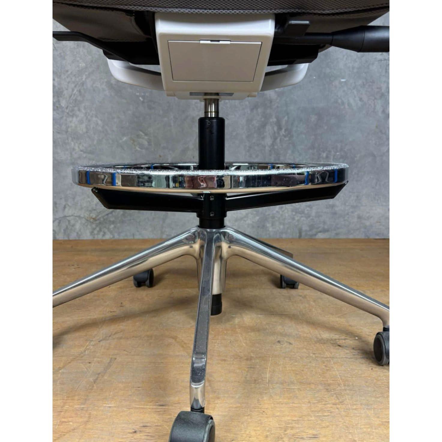 Vitra ID Soft - Citterio High Meeting Chair - thegoodchairs