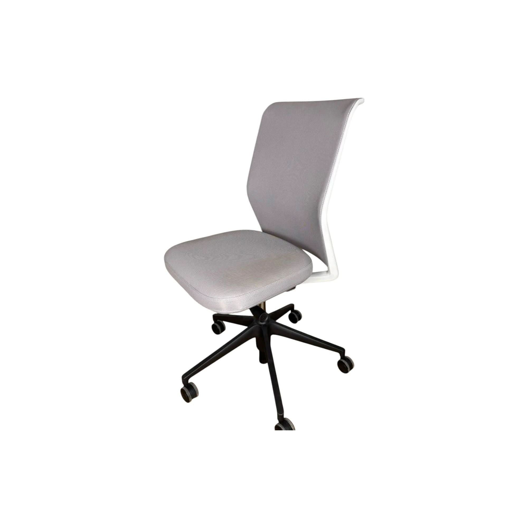 Vitra ID Soft - Citterio Meeting Chair - thegoodchairs