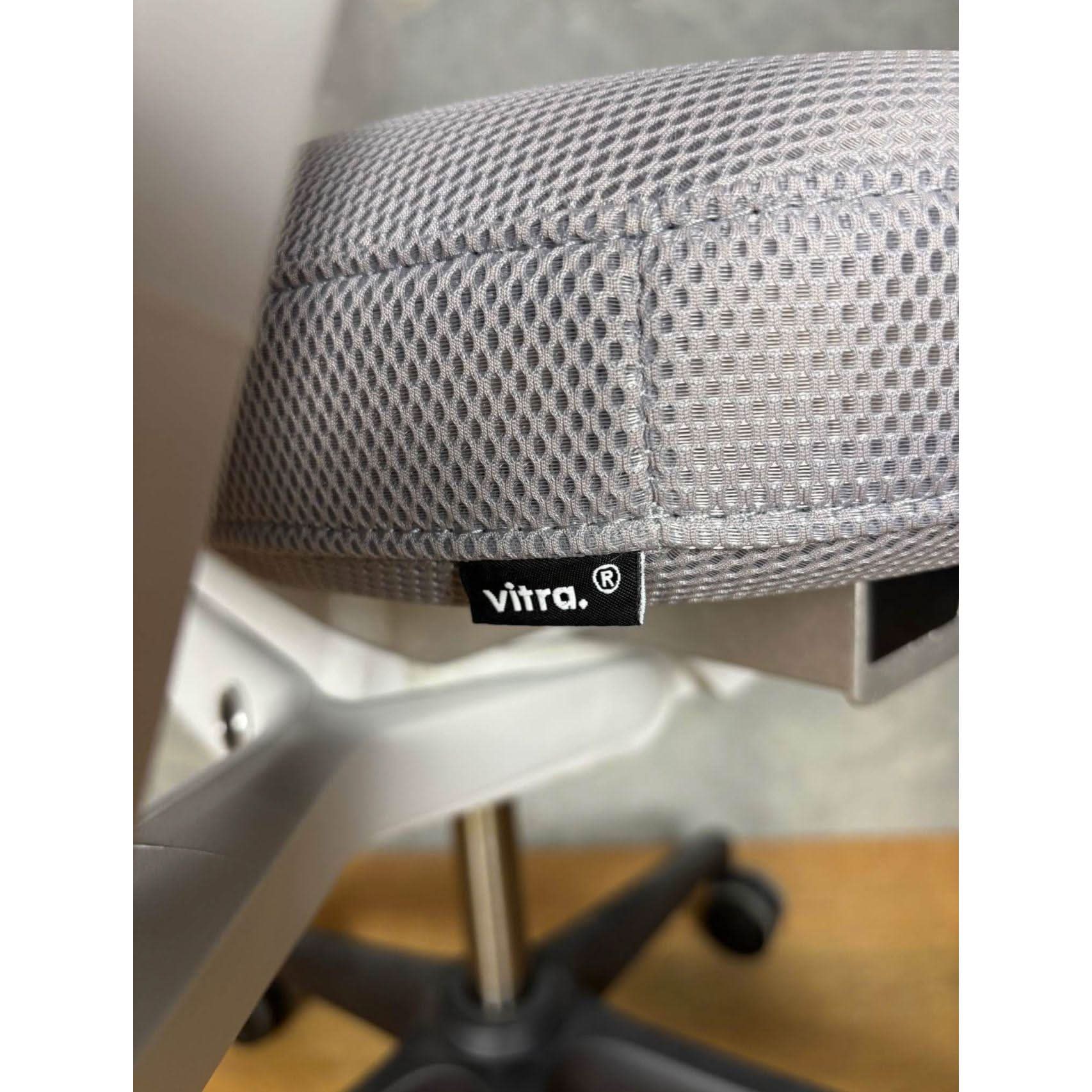Vitra ID Soft - Citterio Meeting Chair - thegoodchairs